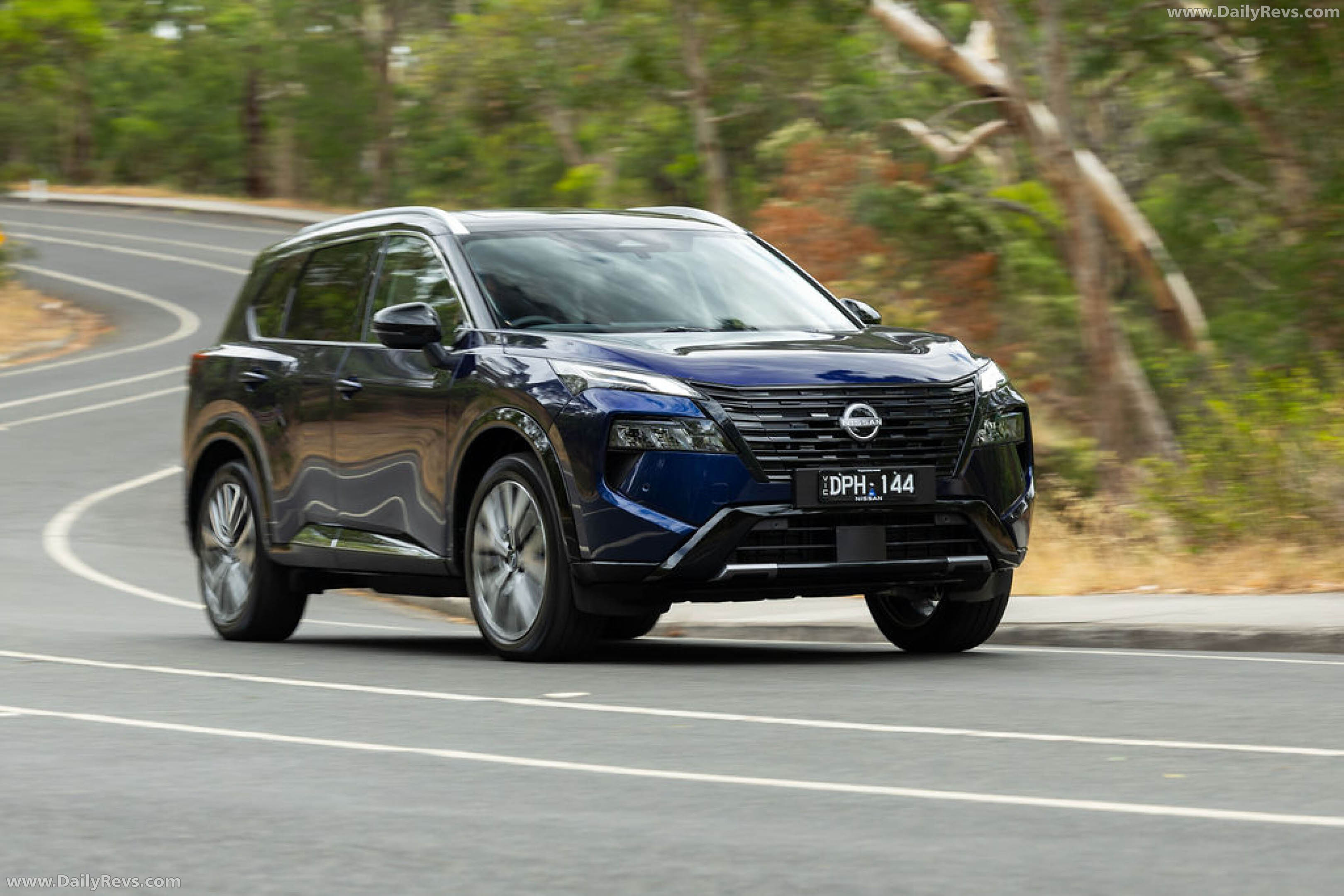 2026 Nissan X-Trail Ti-L e-POWER Front View