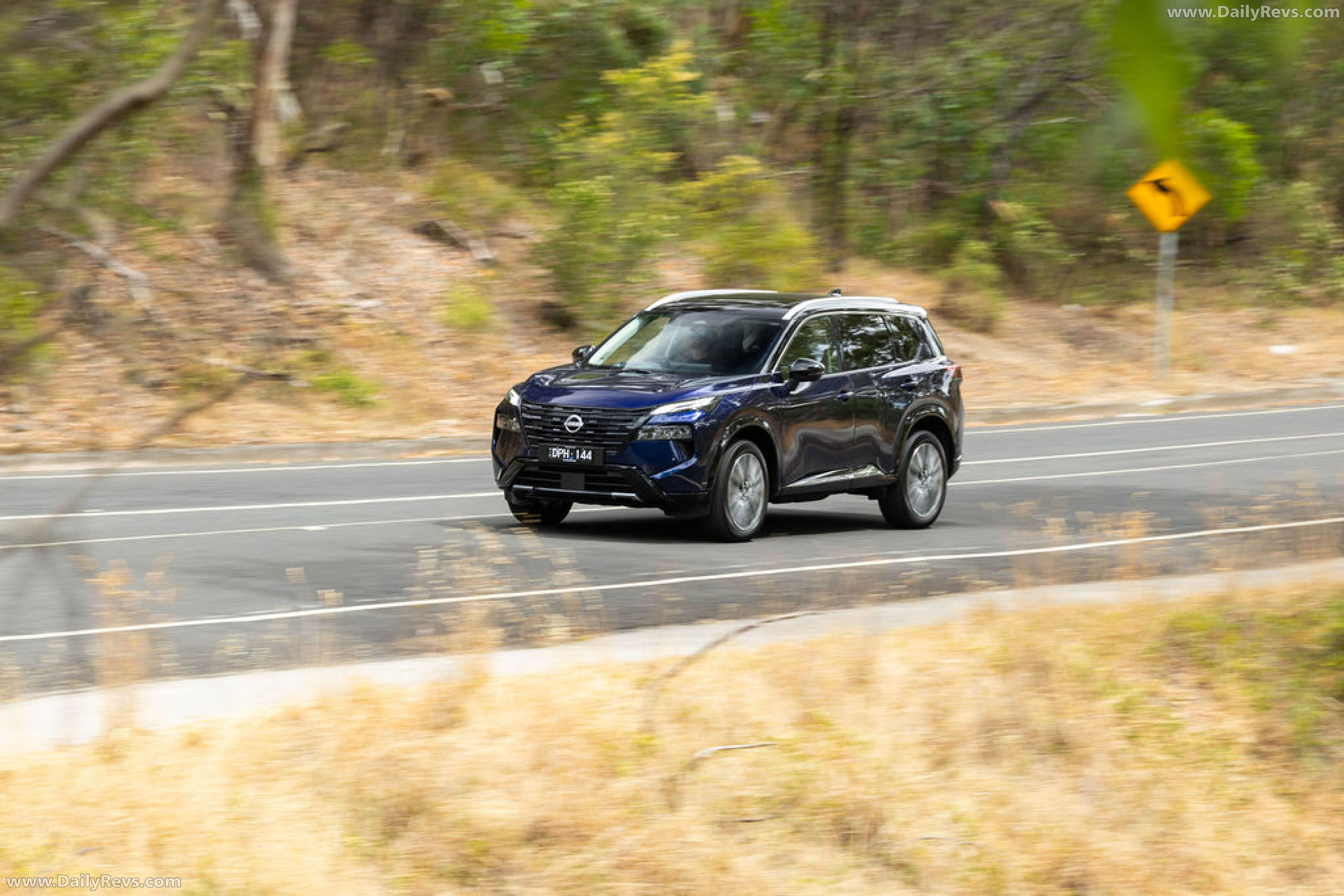 2026 Nissan X-Trail Ti-L e-POWER Front View
