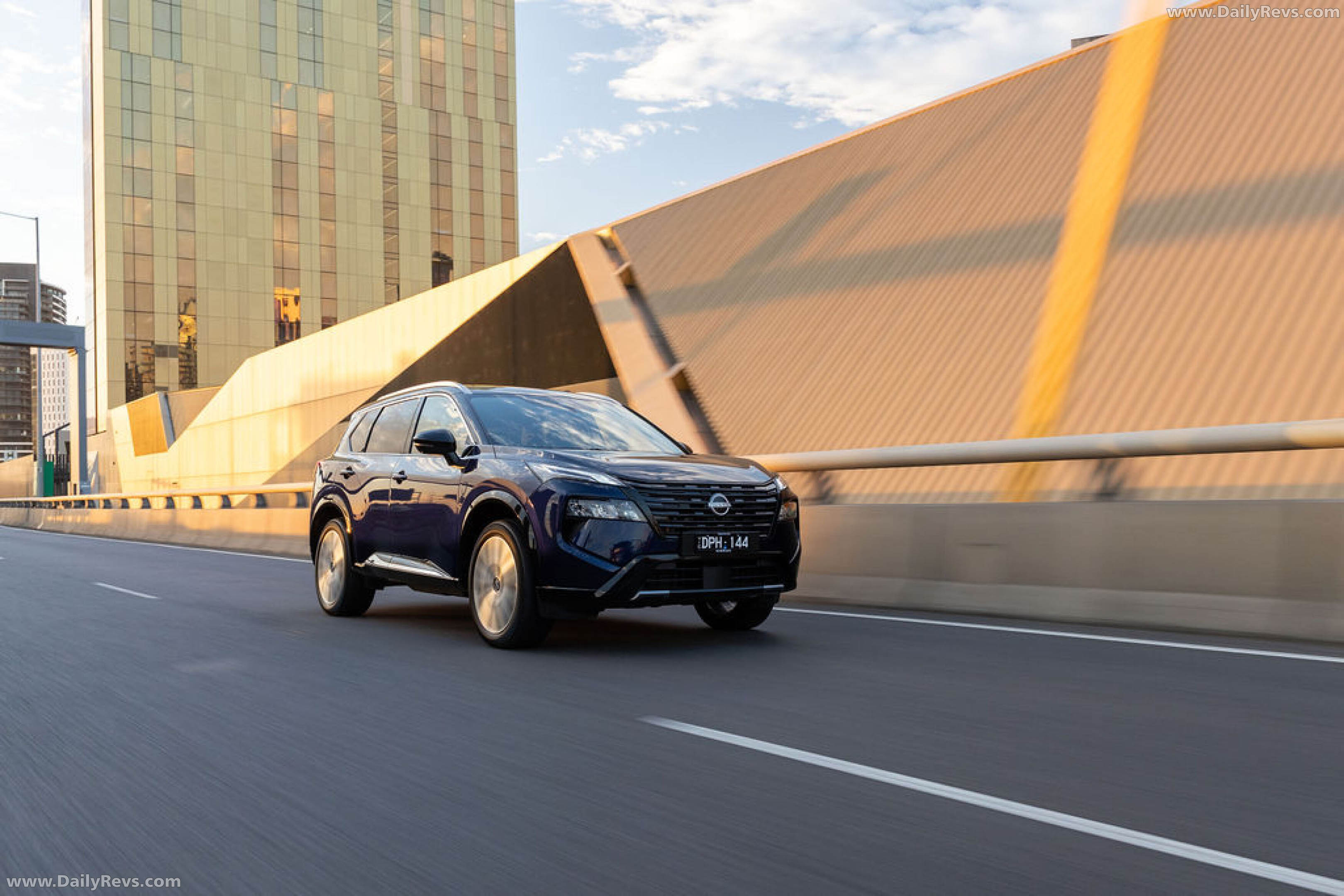 2026 Nissan X-Trail Ti-L e-POWER Front View