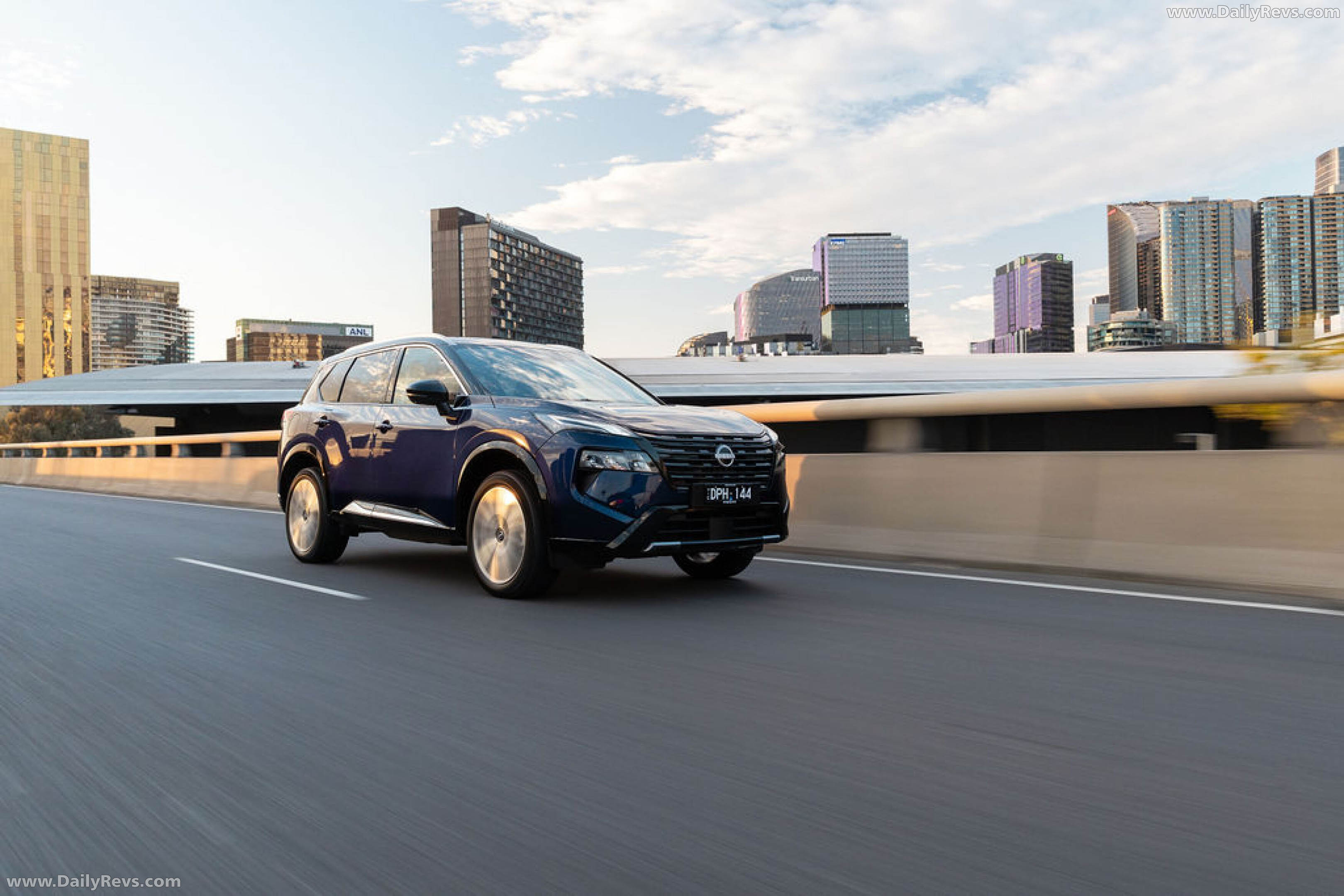 2026 Nissan X-Trail Ti-L e-POWER Front View