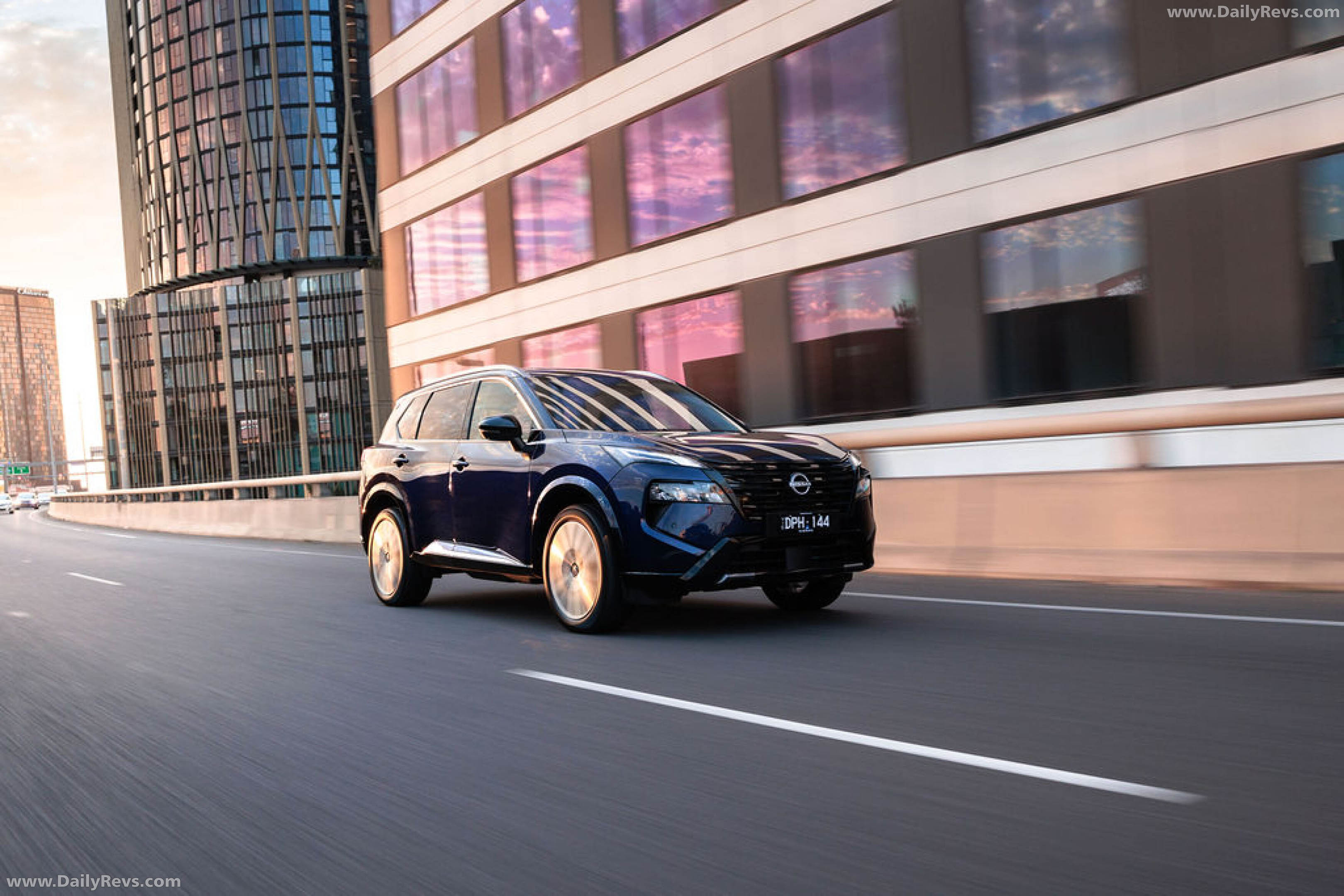 2026 Nissan X-Trail Ti-L e-POWER Front View