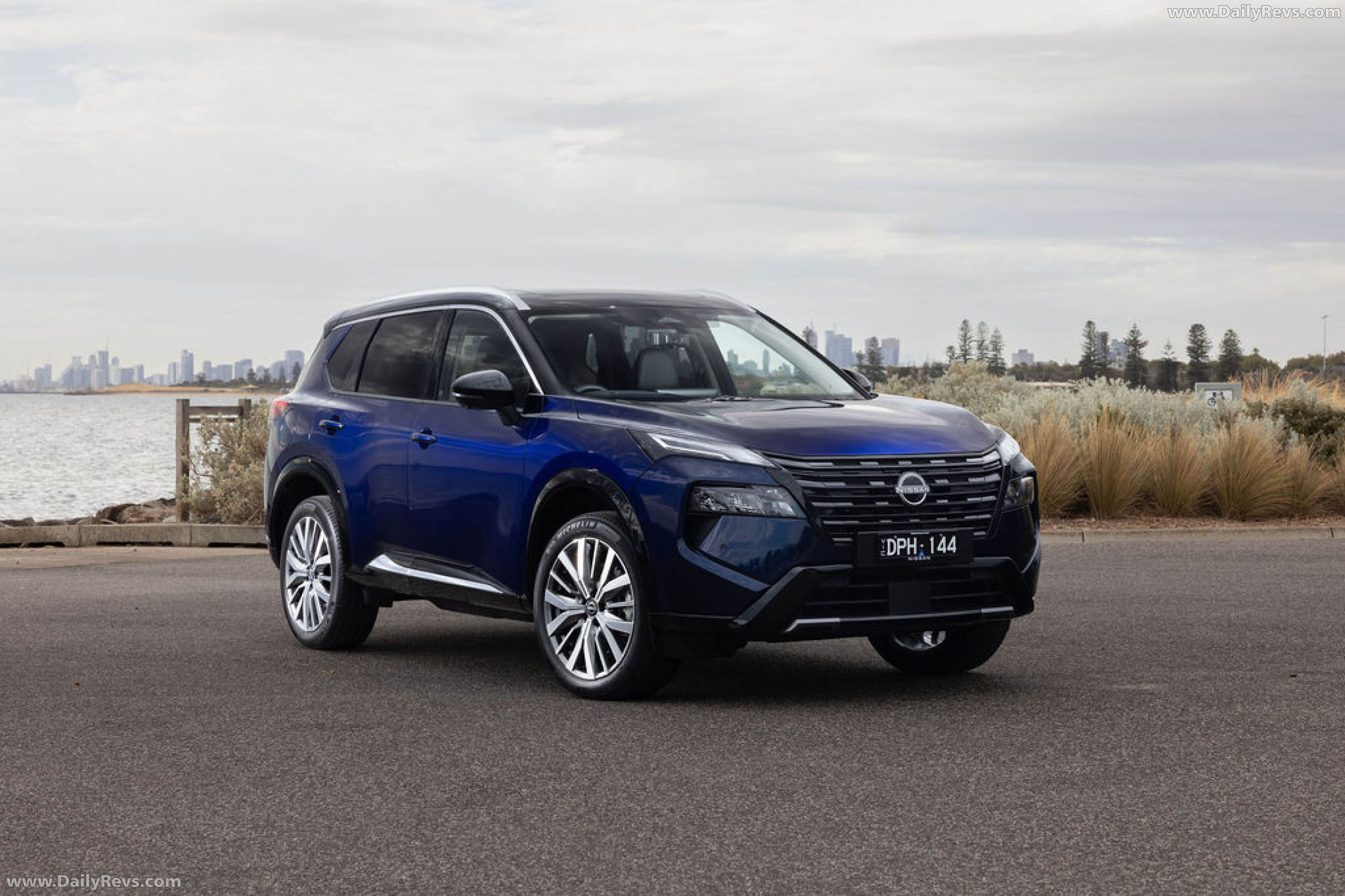 2026 Nissan X-Trail Ti-L e-POWER Front View