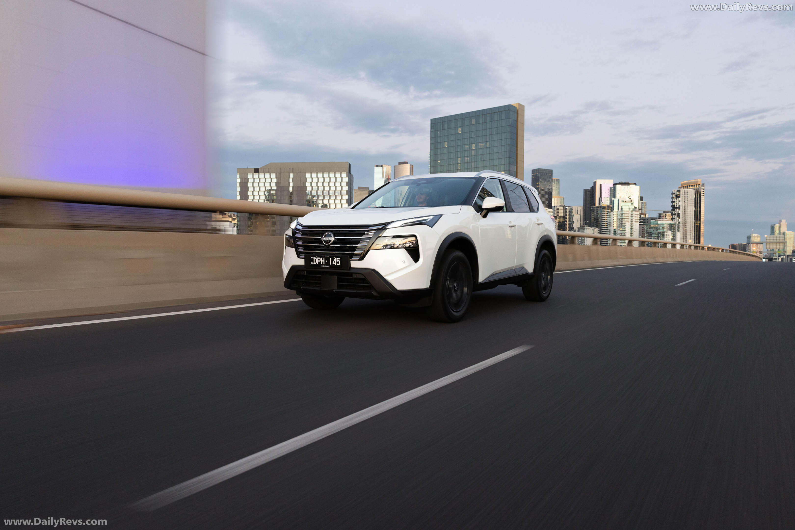 2026 Nissan X-Trail ST-L Front View