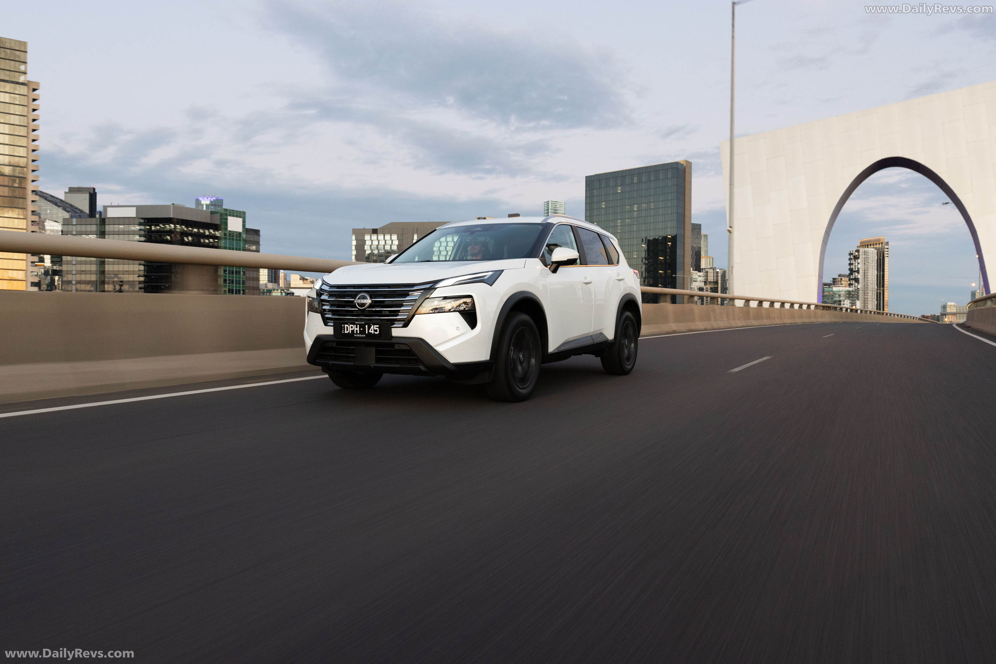 2026 Nissan X-Trail ST-L Front View