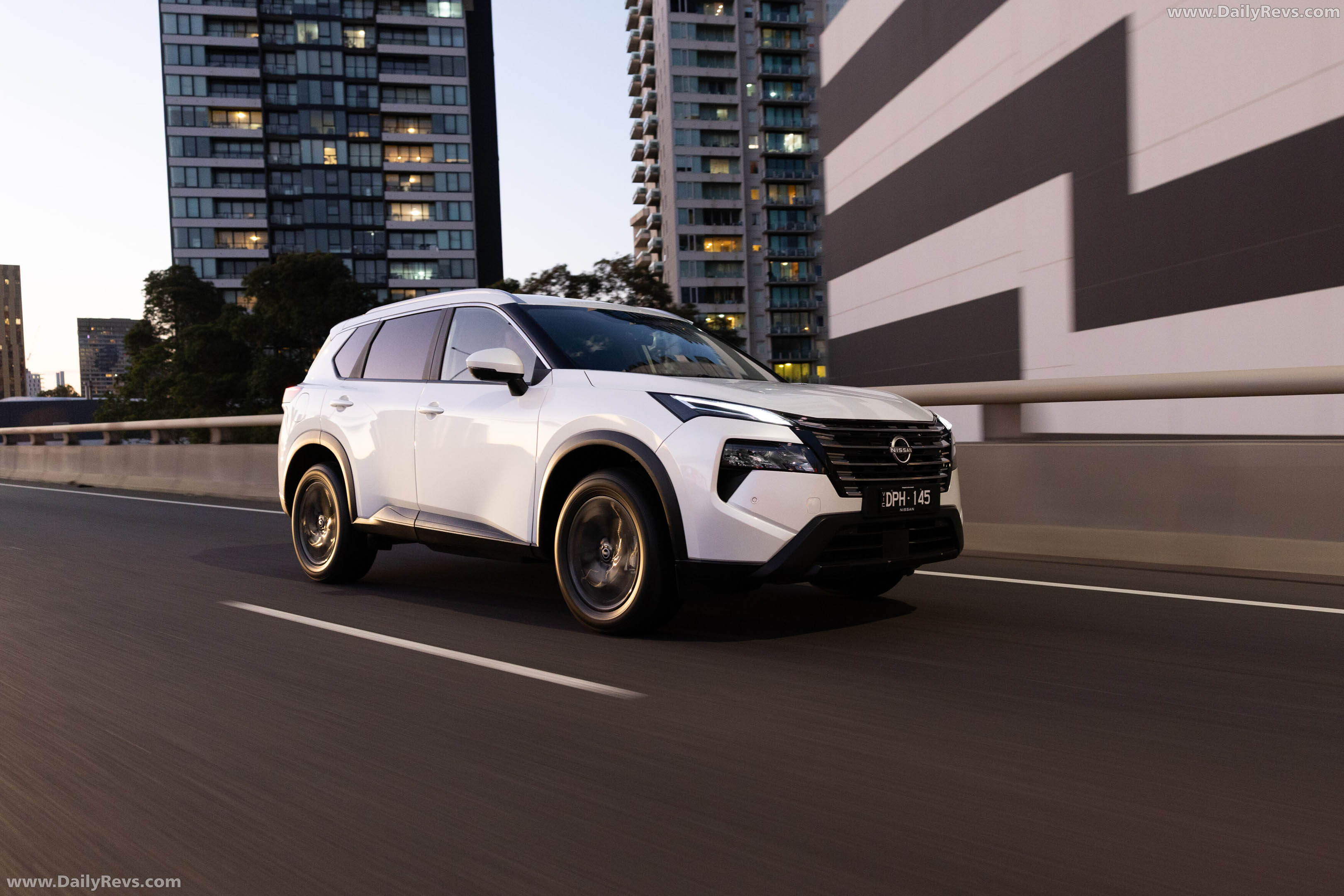 2026 Nissan X-Trail ST-L Front View