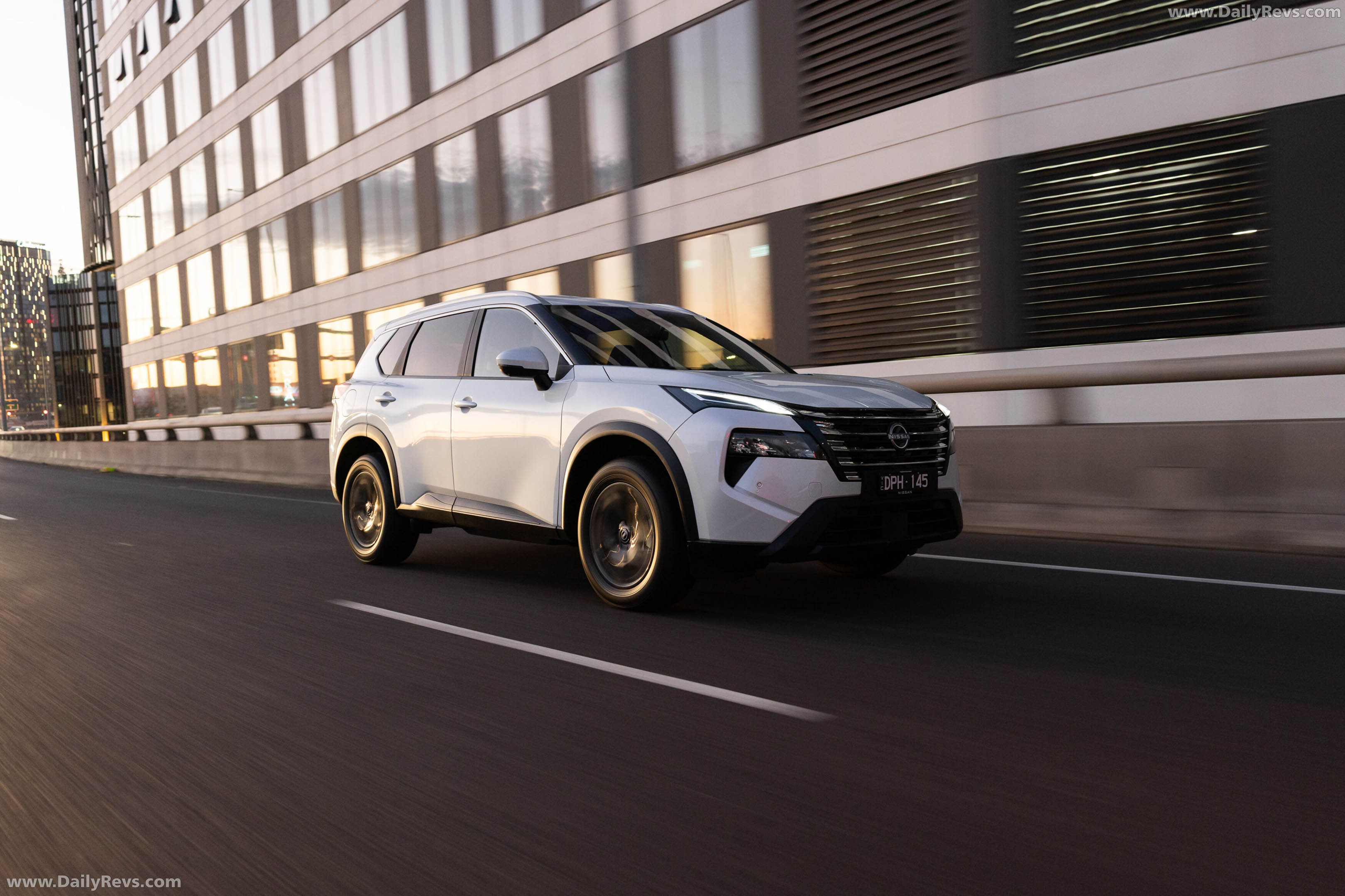 2026 Nissan X-Trail ST-L Front View