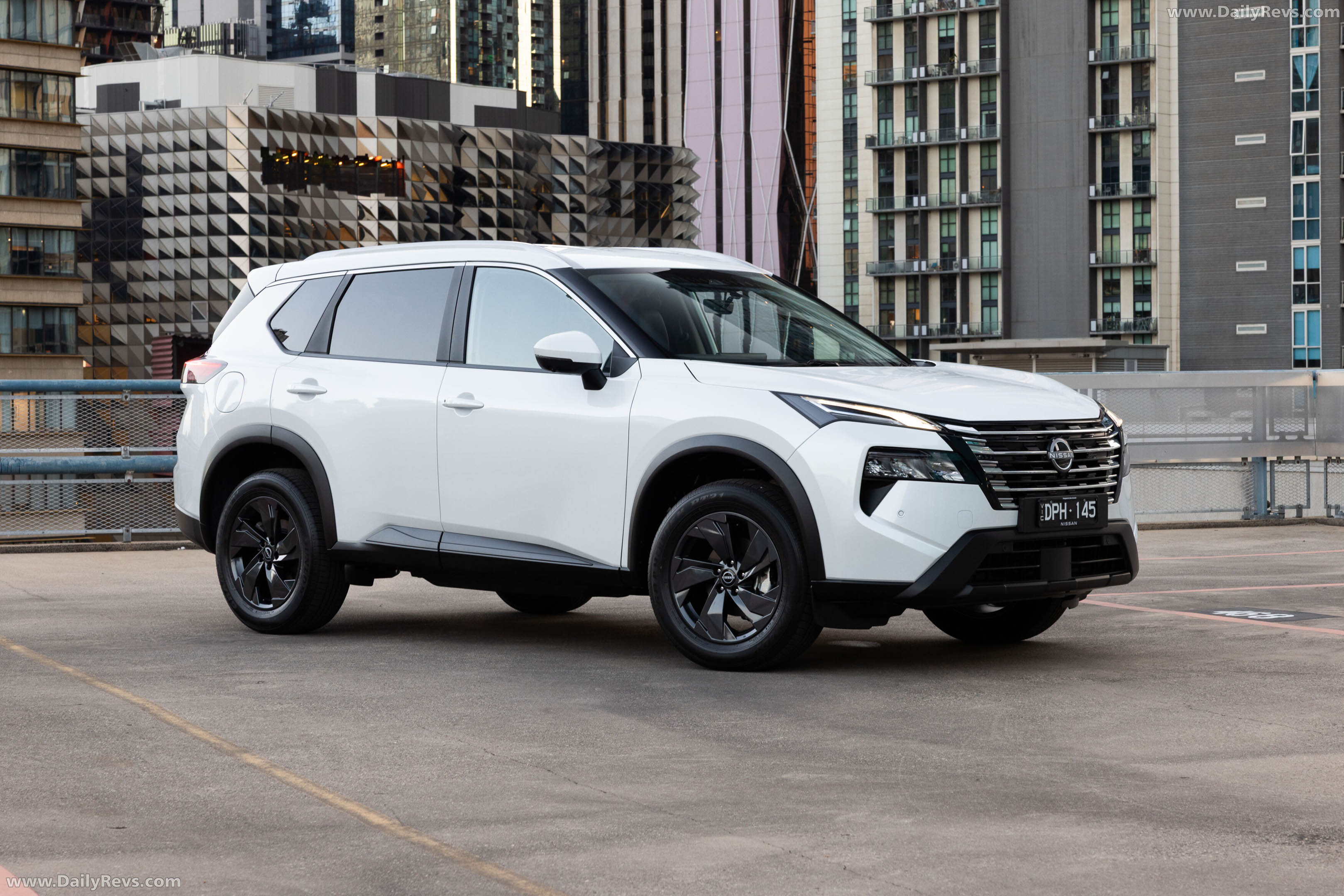 2026 Nissan X-Trail ST-L Front View