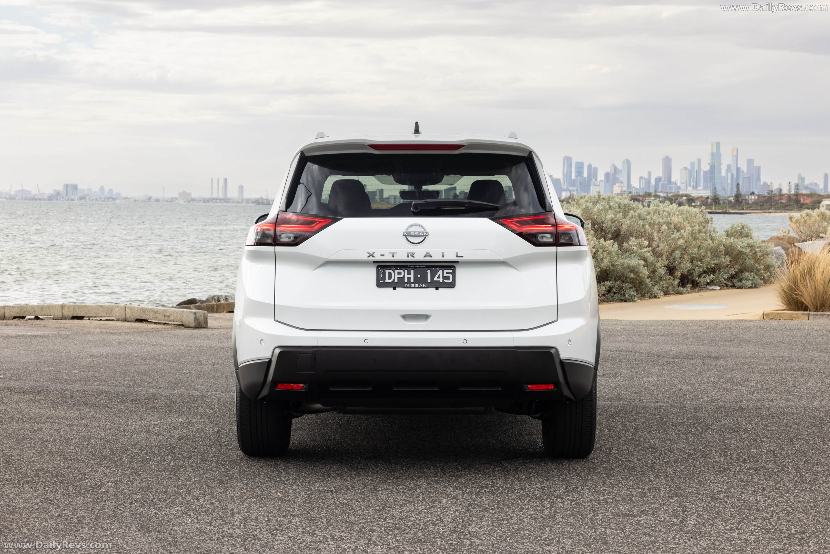 2026 Nissan X-Trail ST-L Rear View