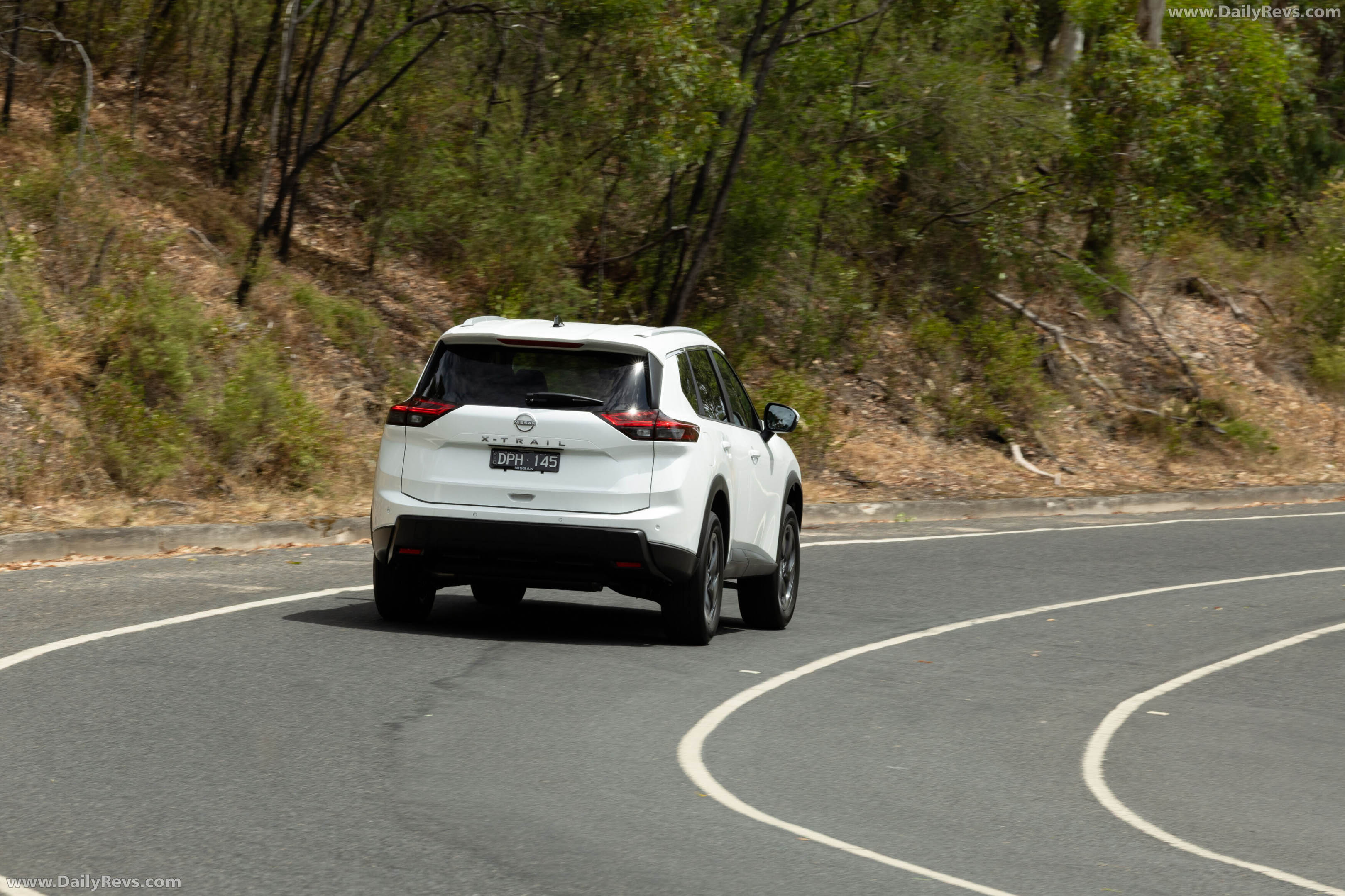 2026 Nissan X-Trail ST-L Rear View
