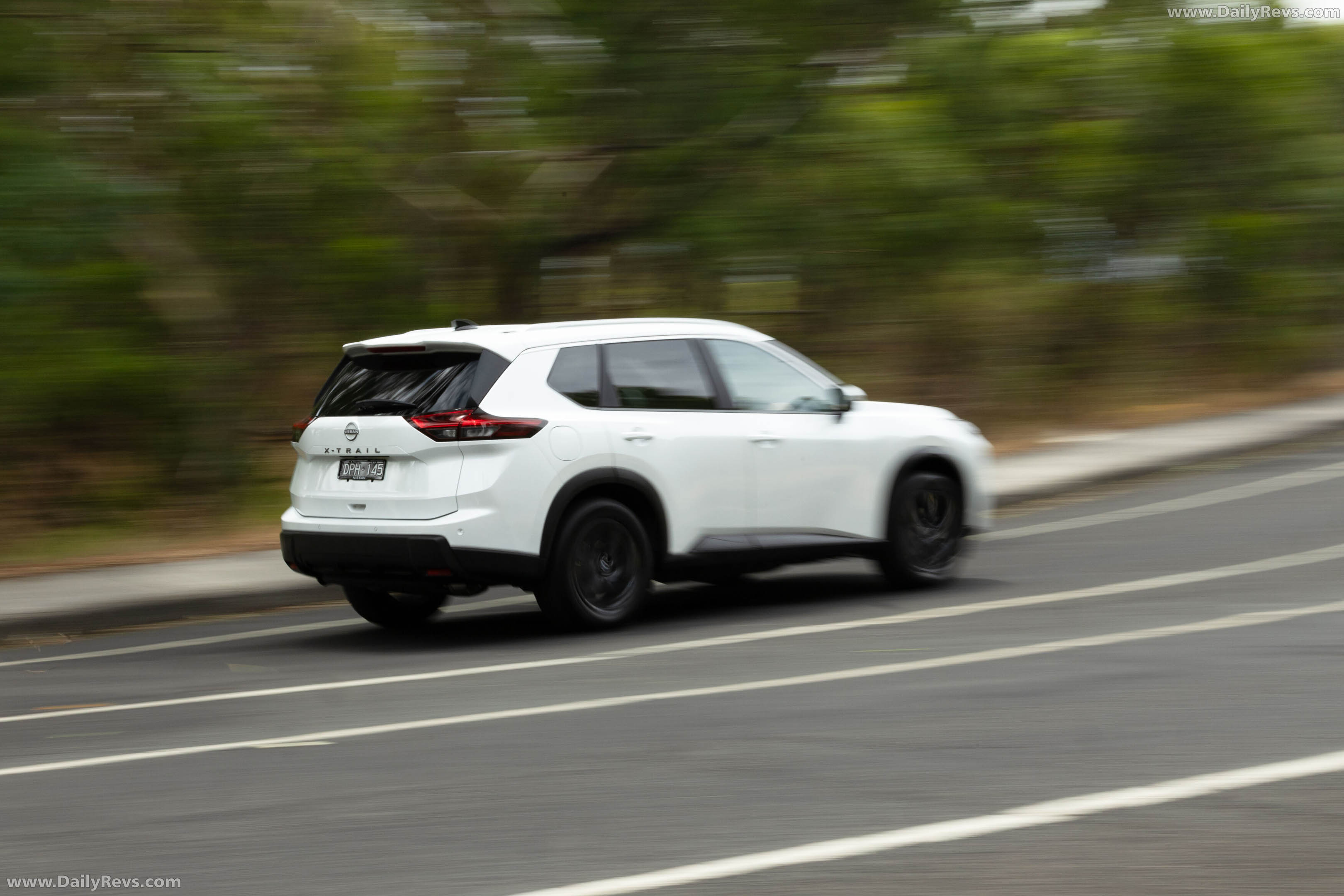 2026 Nissan X-Trail ST-L Rear View