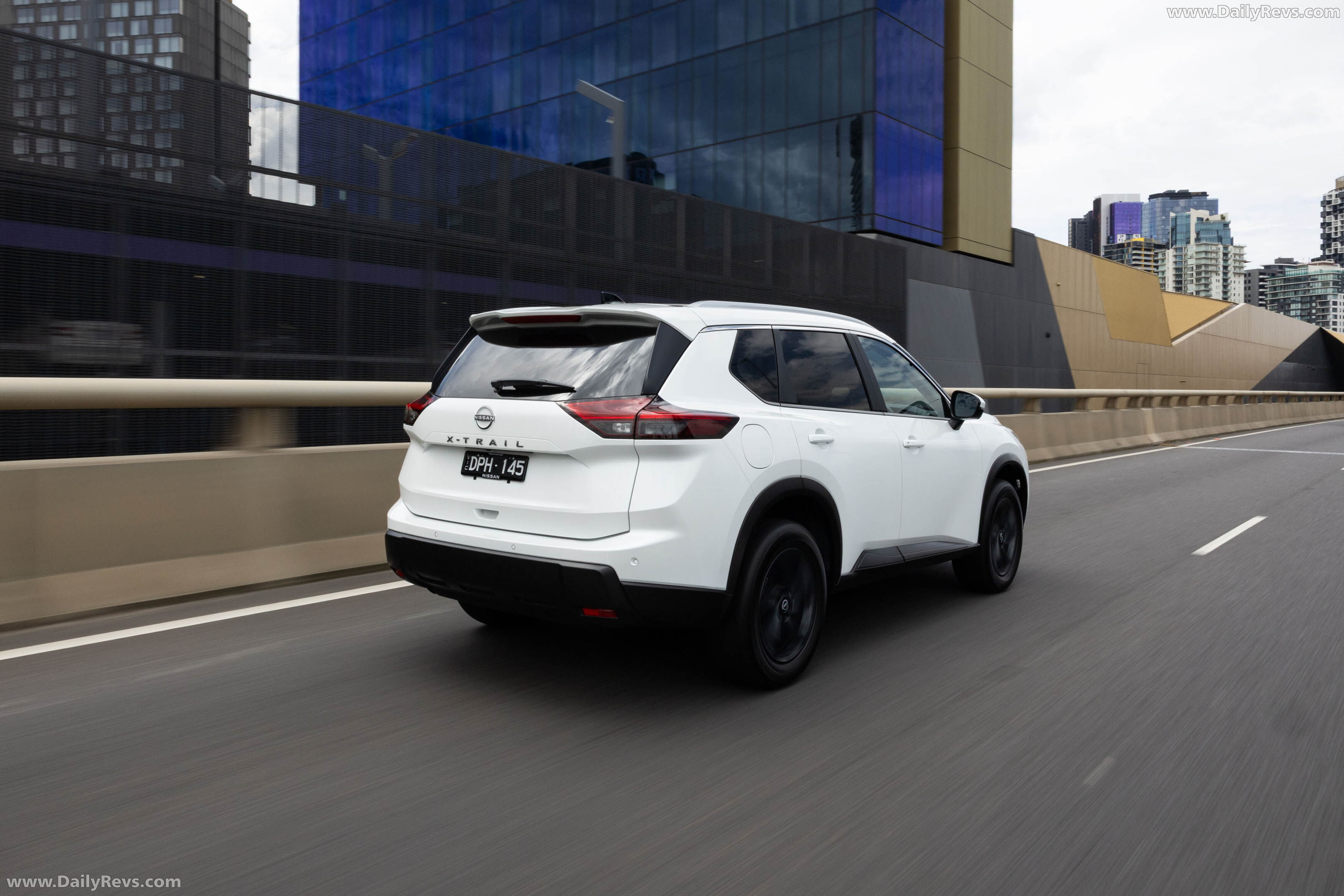 2026 Nissan X-Trail ST-L Rear View
