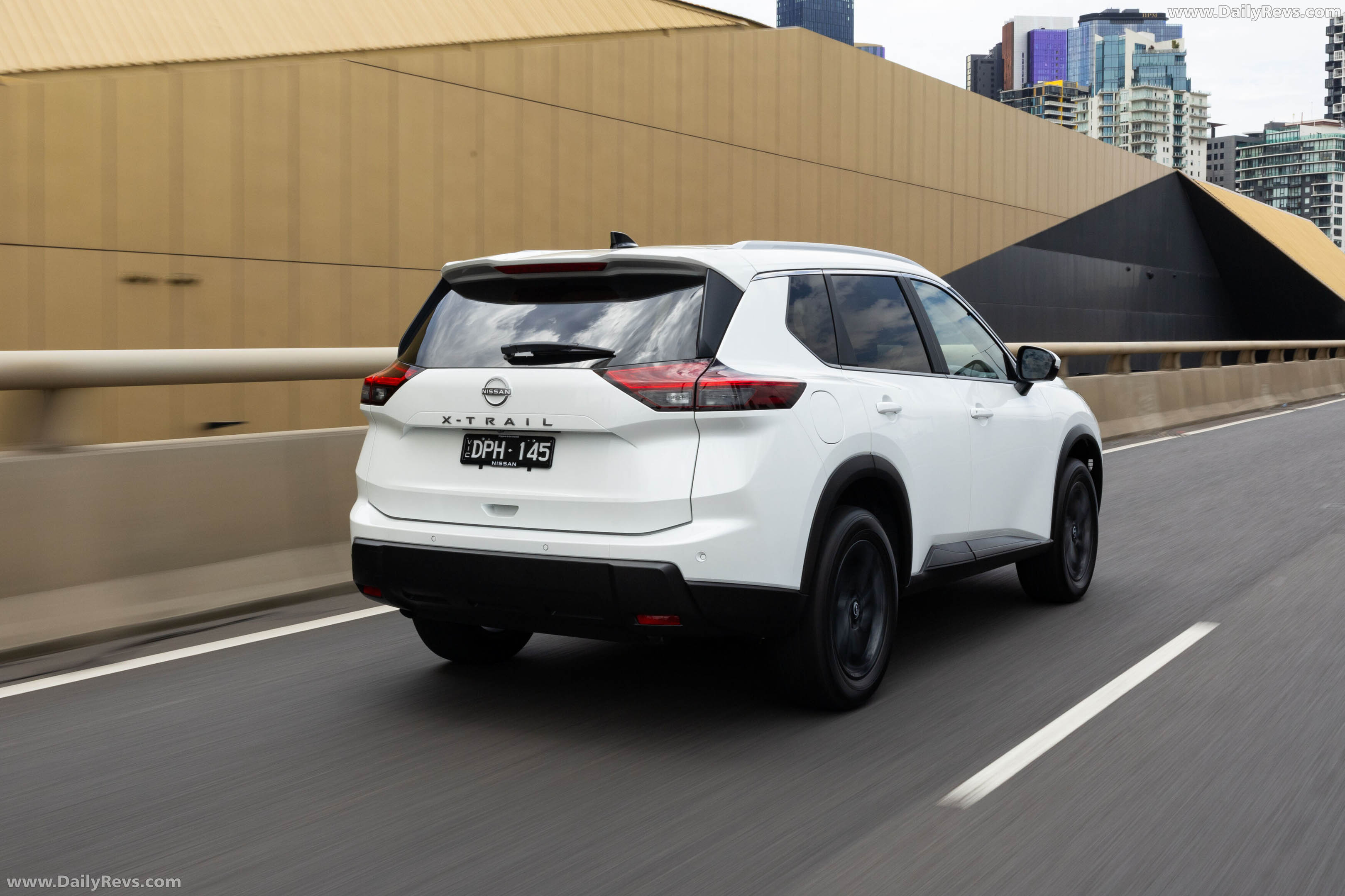 2026 Nissan X-Trail ST-L Rear View