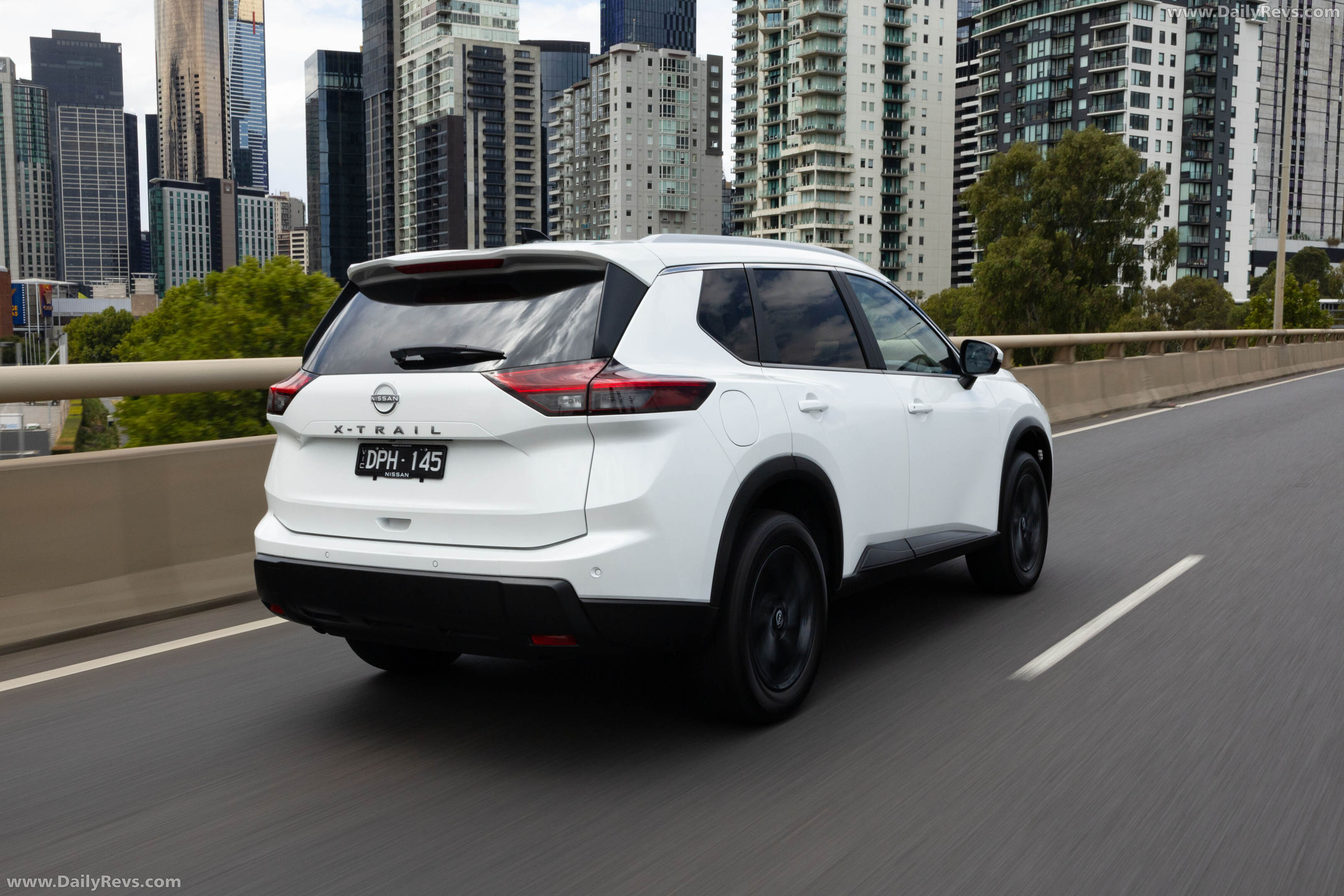 2026 Nissan X-Trail ST-L Rear View