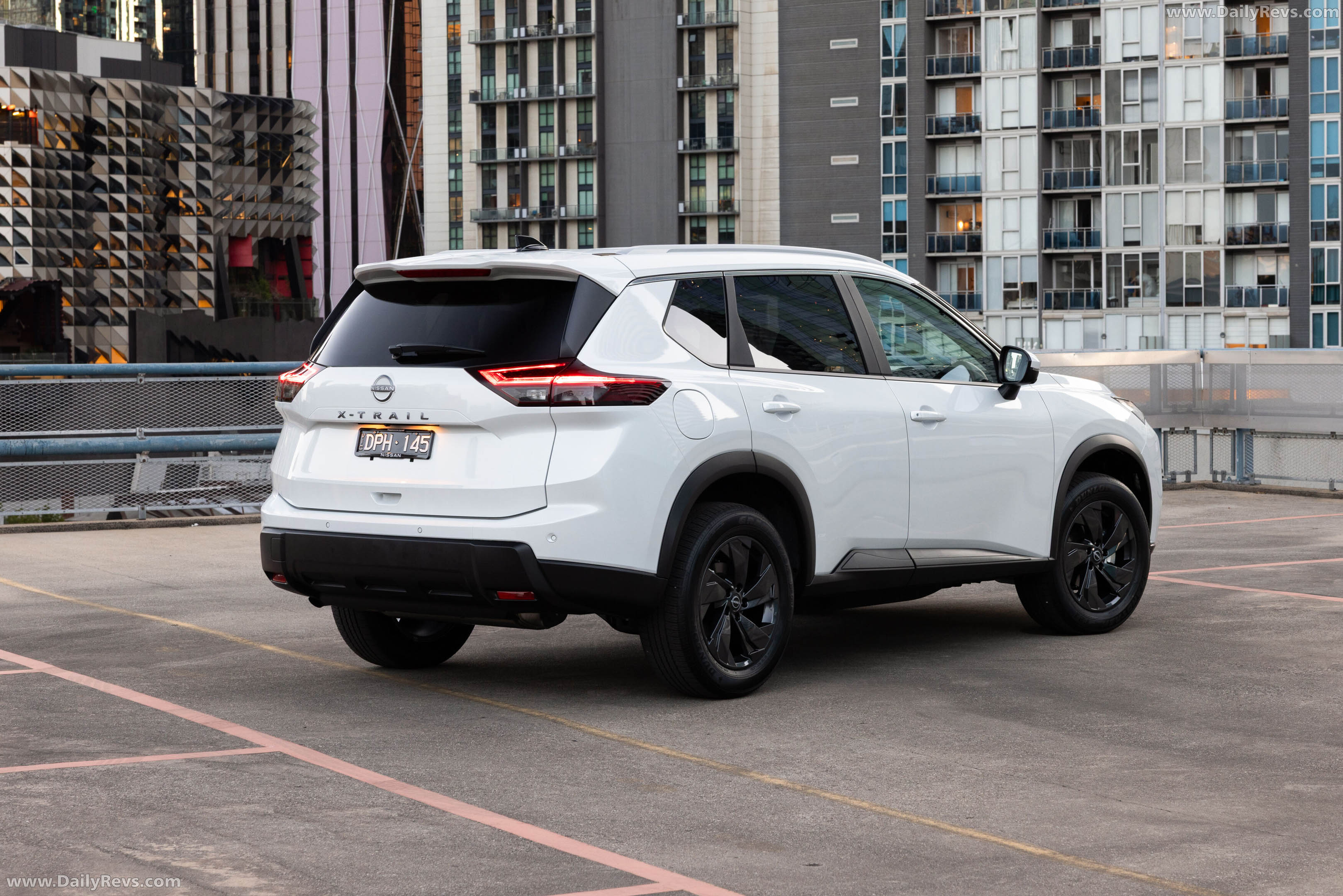 2026 Nissan X-Trail ST-L Rear View