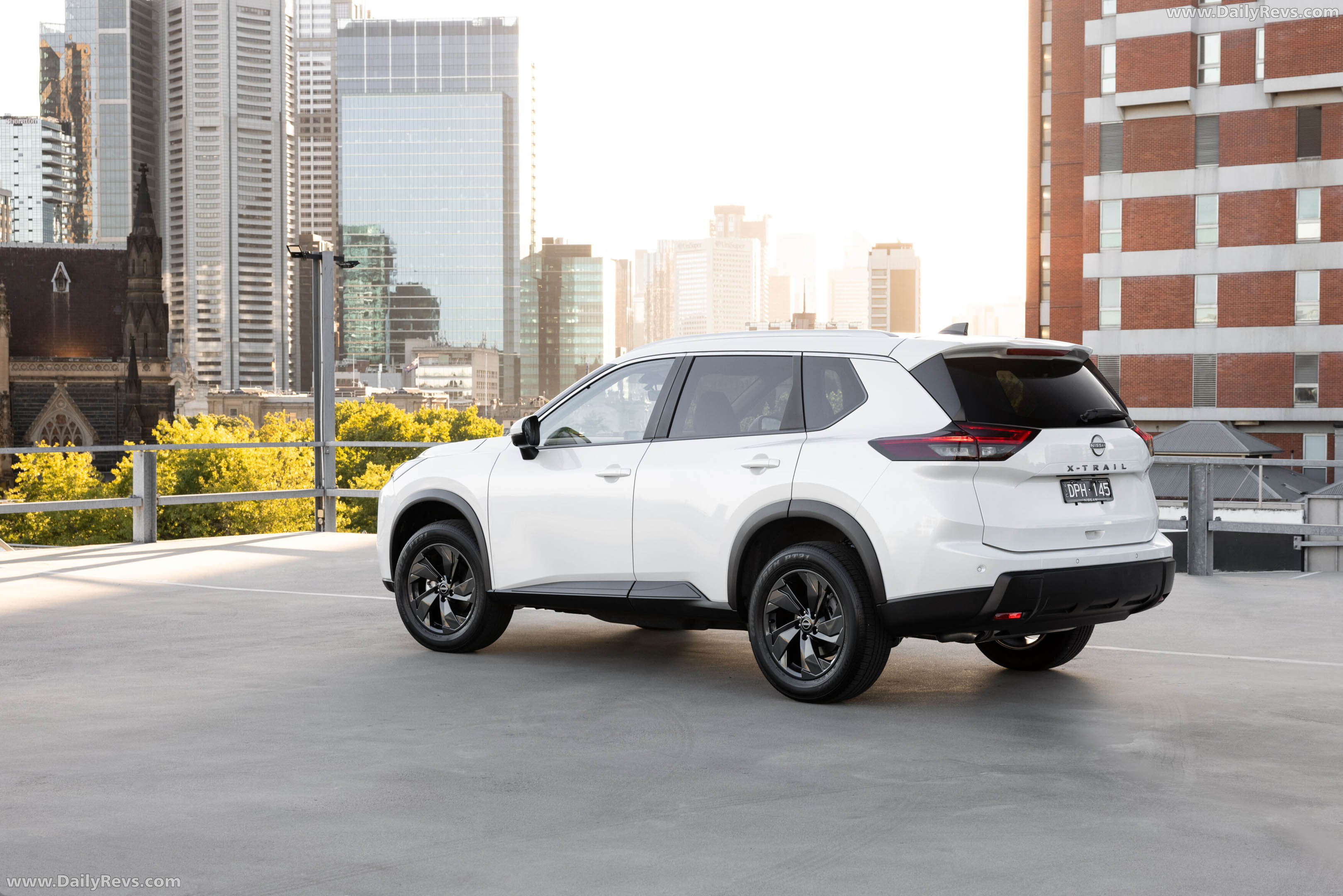 2026 Nissan X-Trail ST-L Rear View