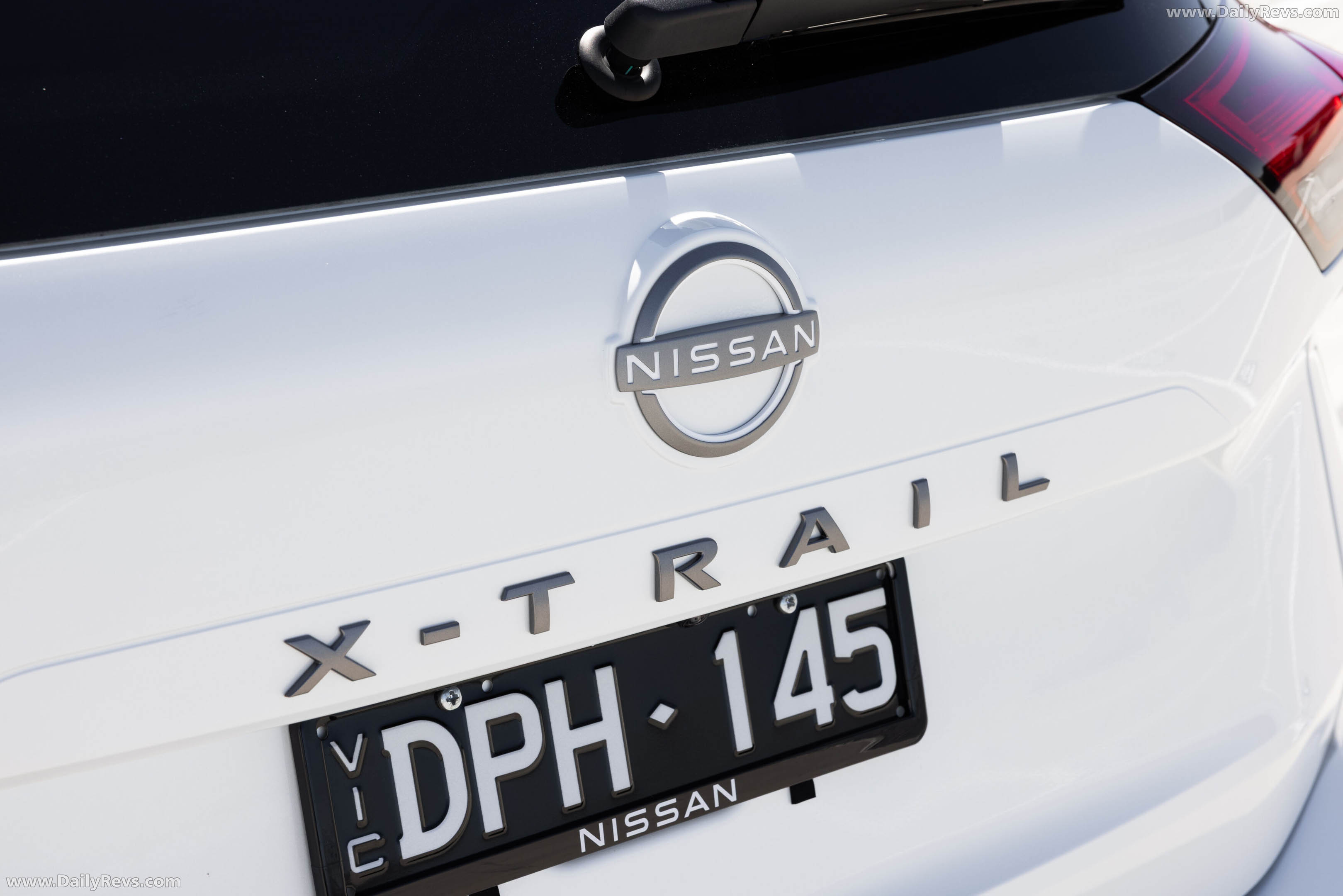 2026 Nissan X-Trail ST-L Exterior