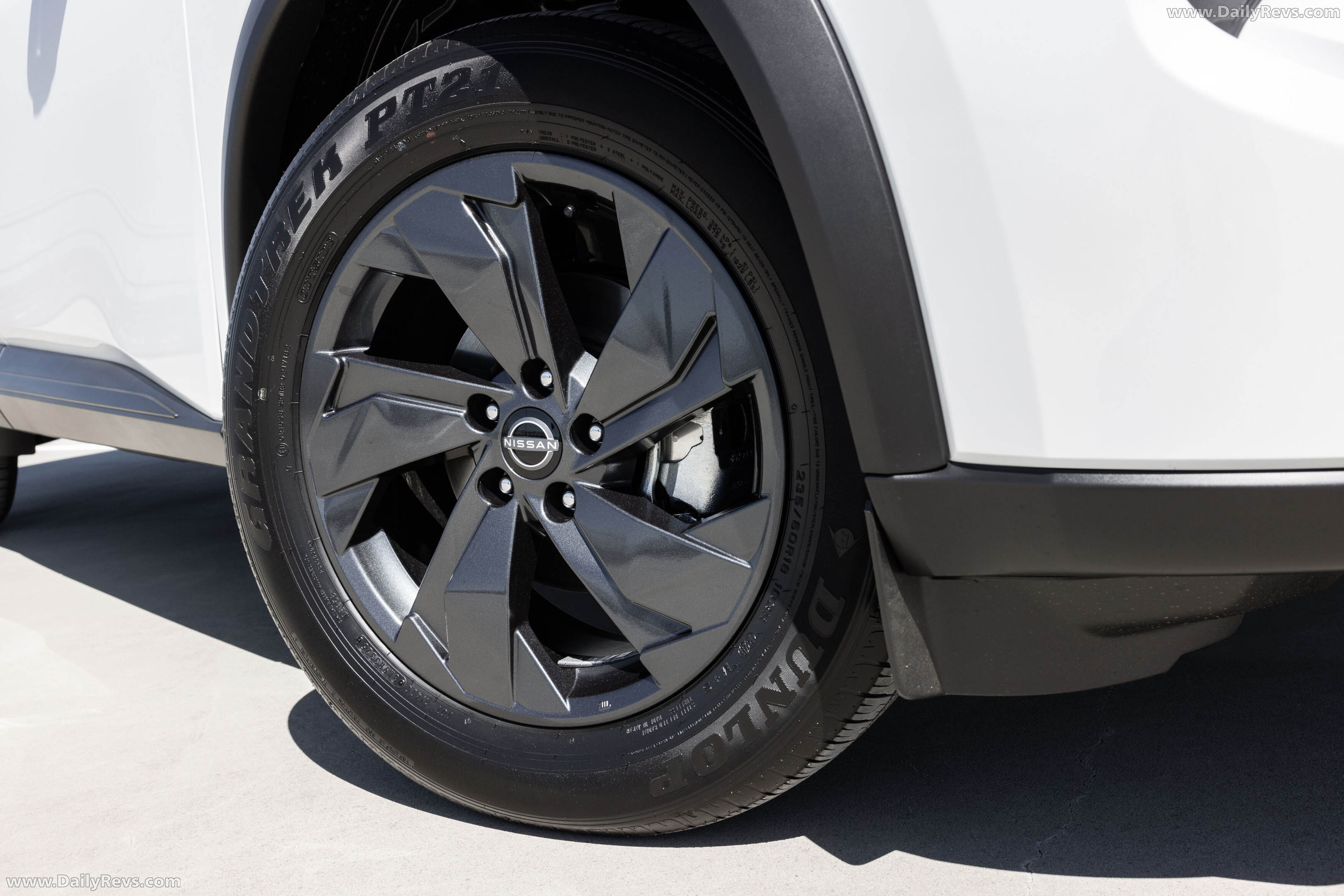 2026 Nissan X-Trail ST-L Exterior