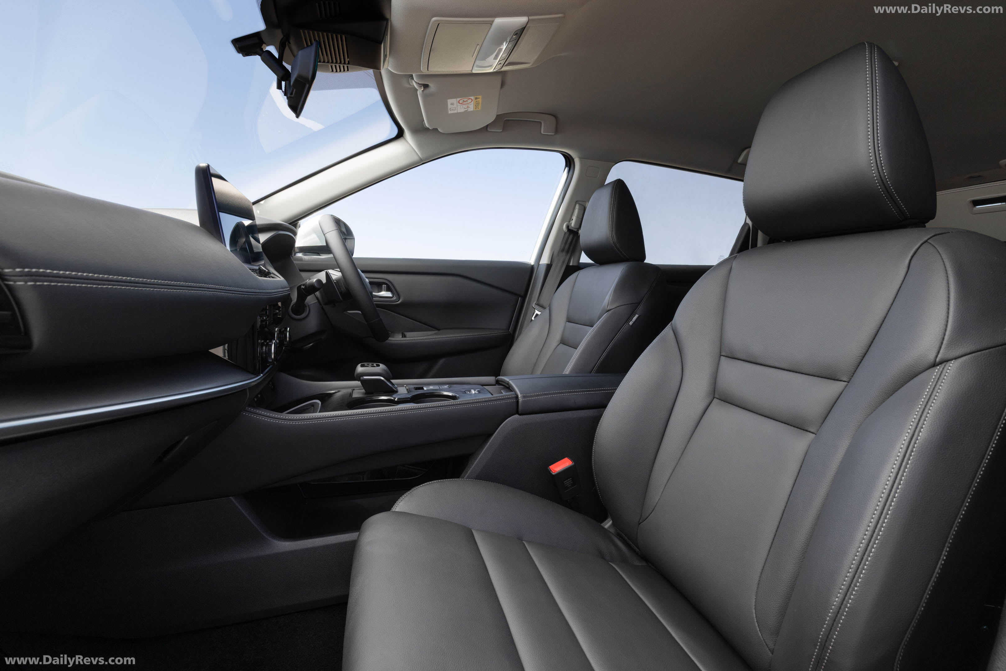 2026 Nissan X-Trail ST-L Interior