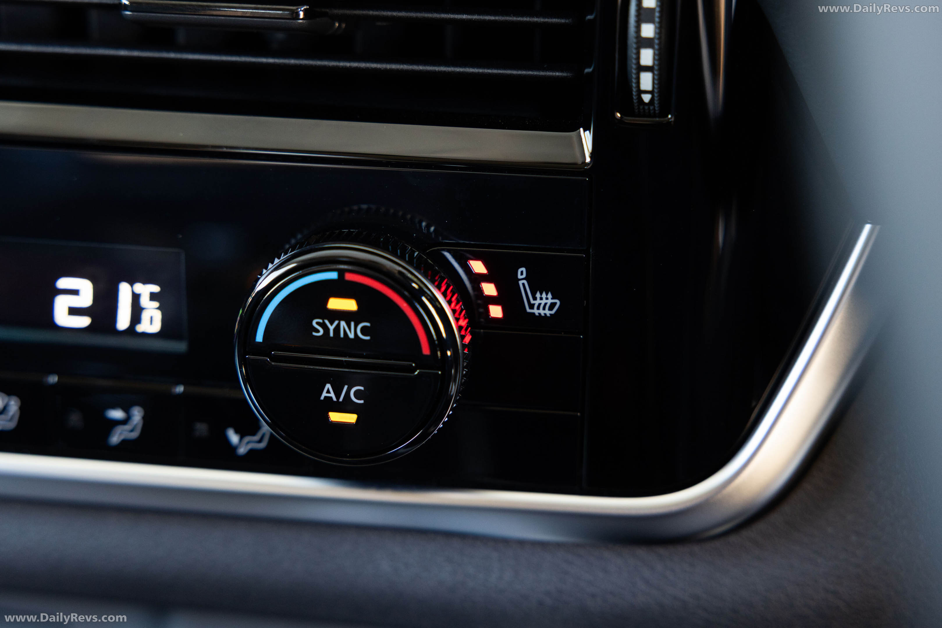 2026 Nissan X-Trail ST-L Interior