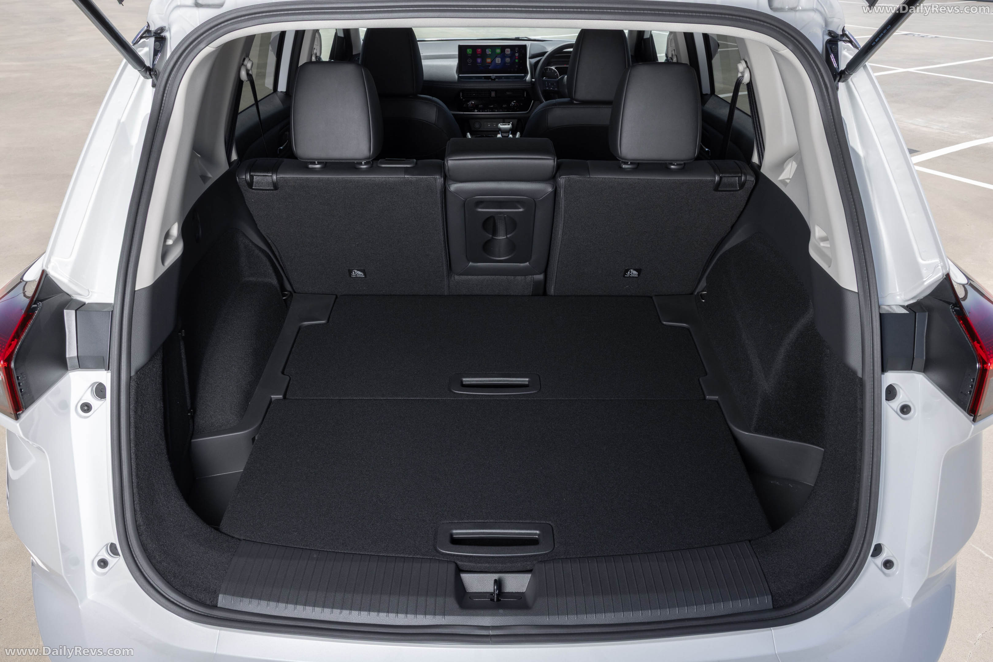 2026 Nissan X-Trail ST-L Interior