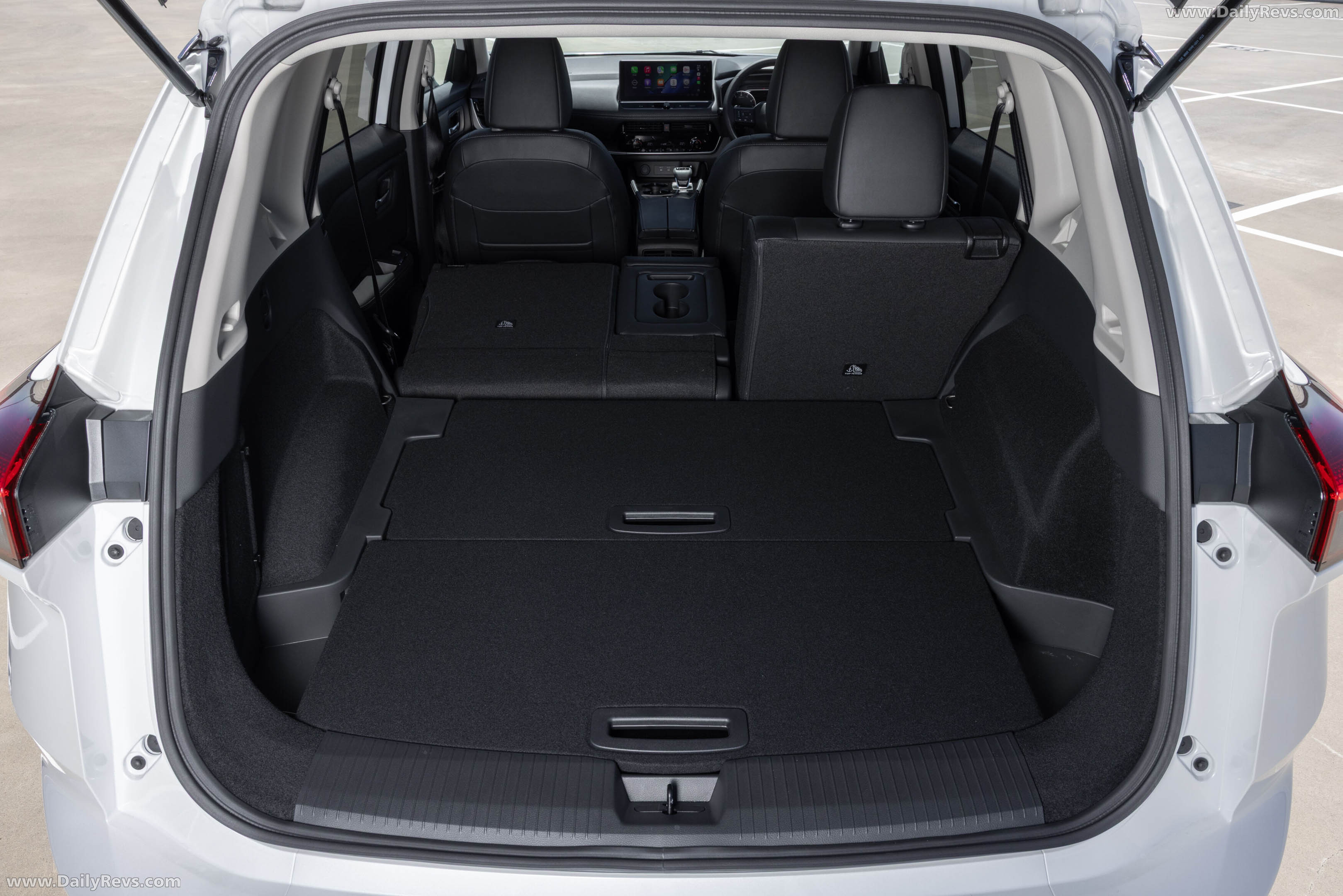 2026 Nissan X-Trail ST-L Interior