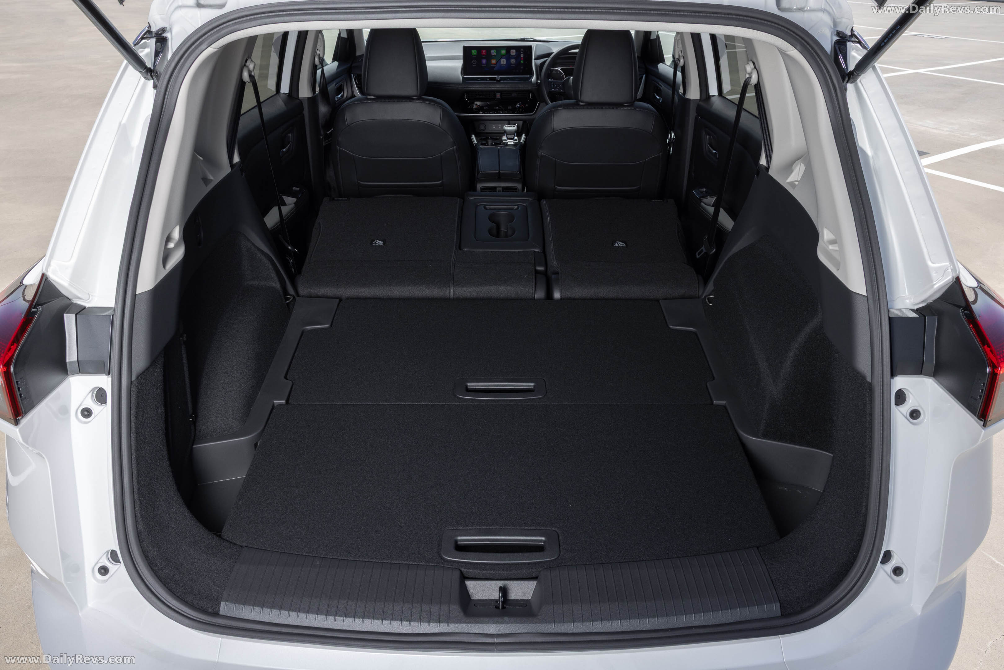 2026 Nissan X-Trail ST-L Interior