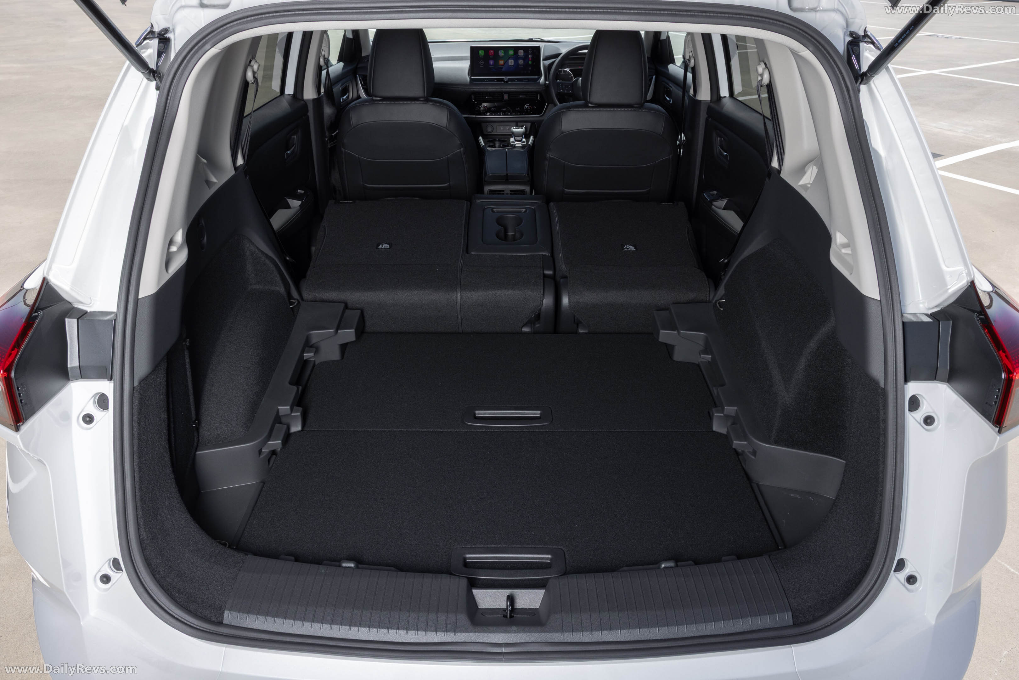 2026 Nissan X-Trail ST-L Interior