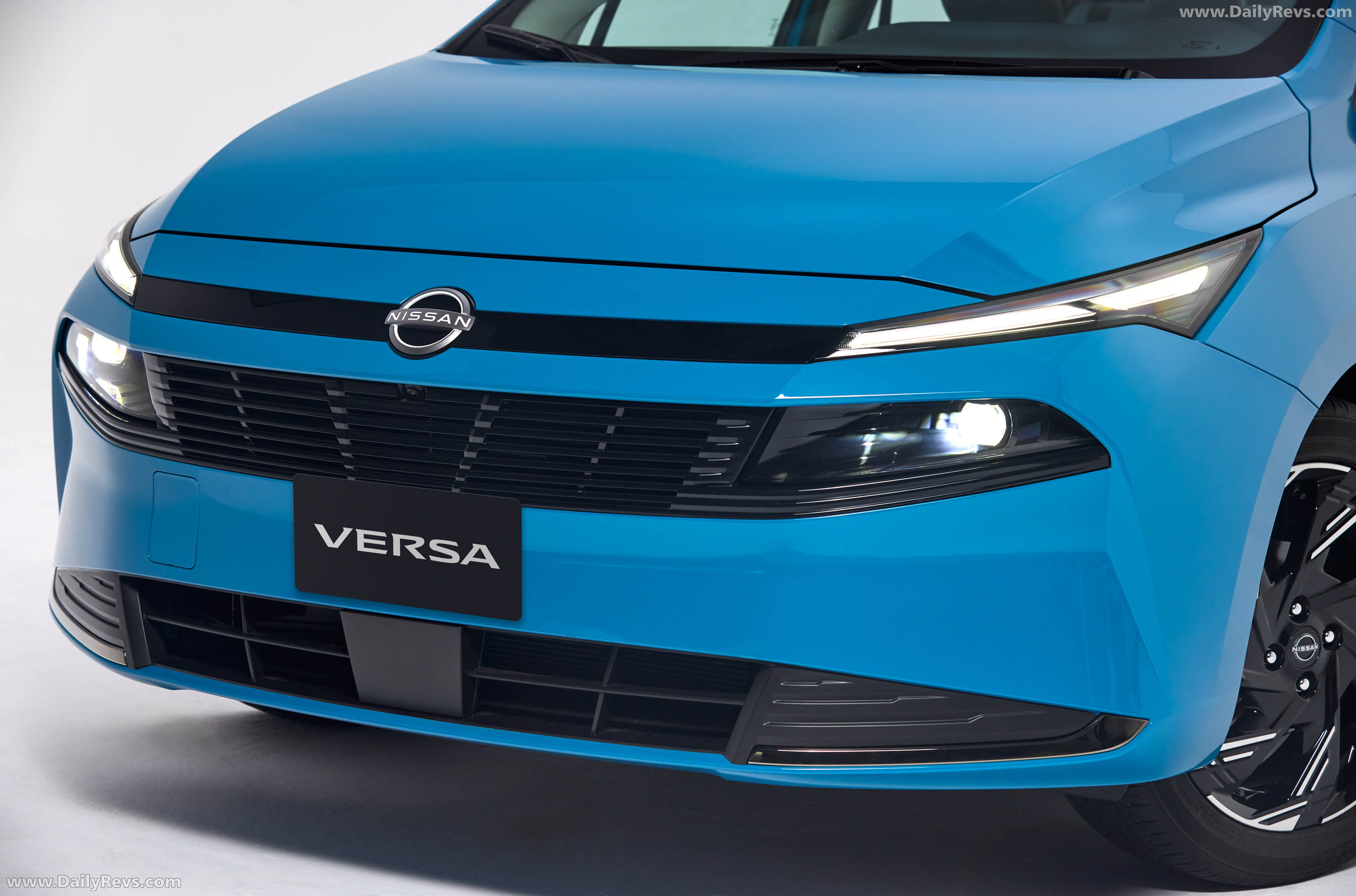 2026 Nissan Versa Exterior