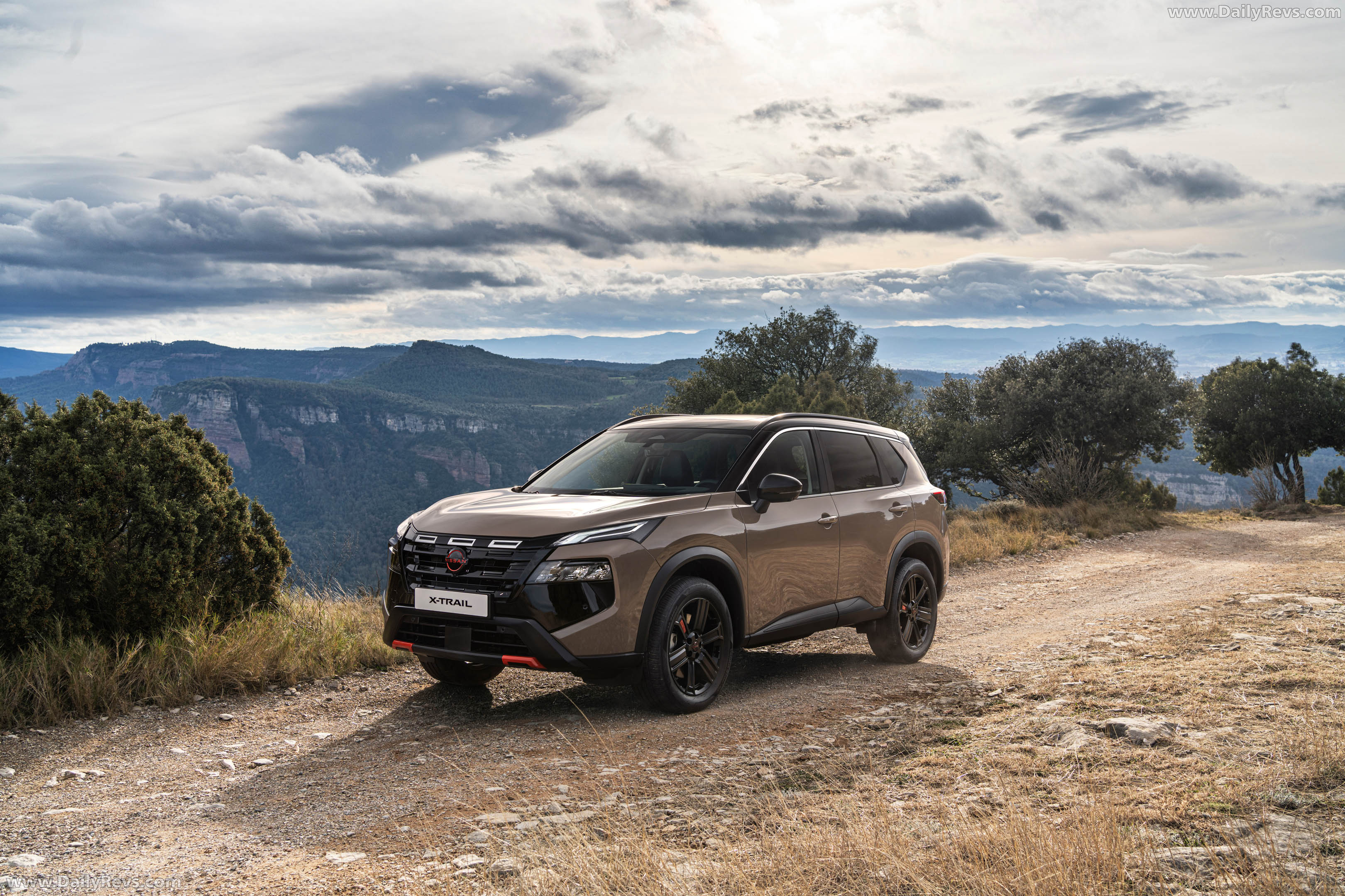 2026 Nissan X-Trail N-Trek Front View
