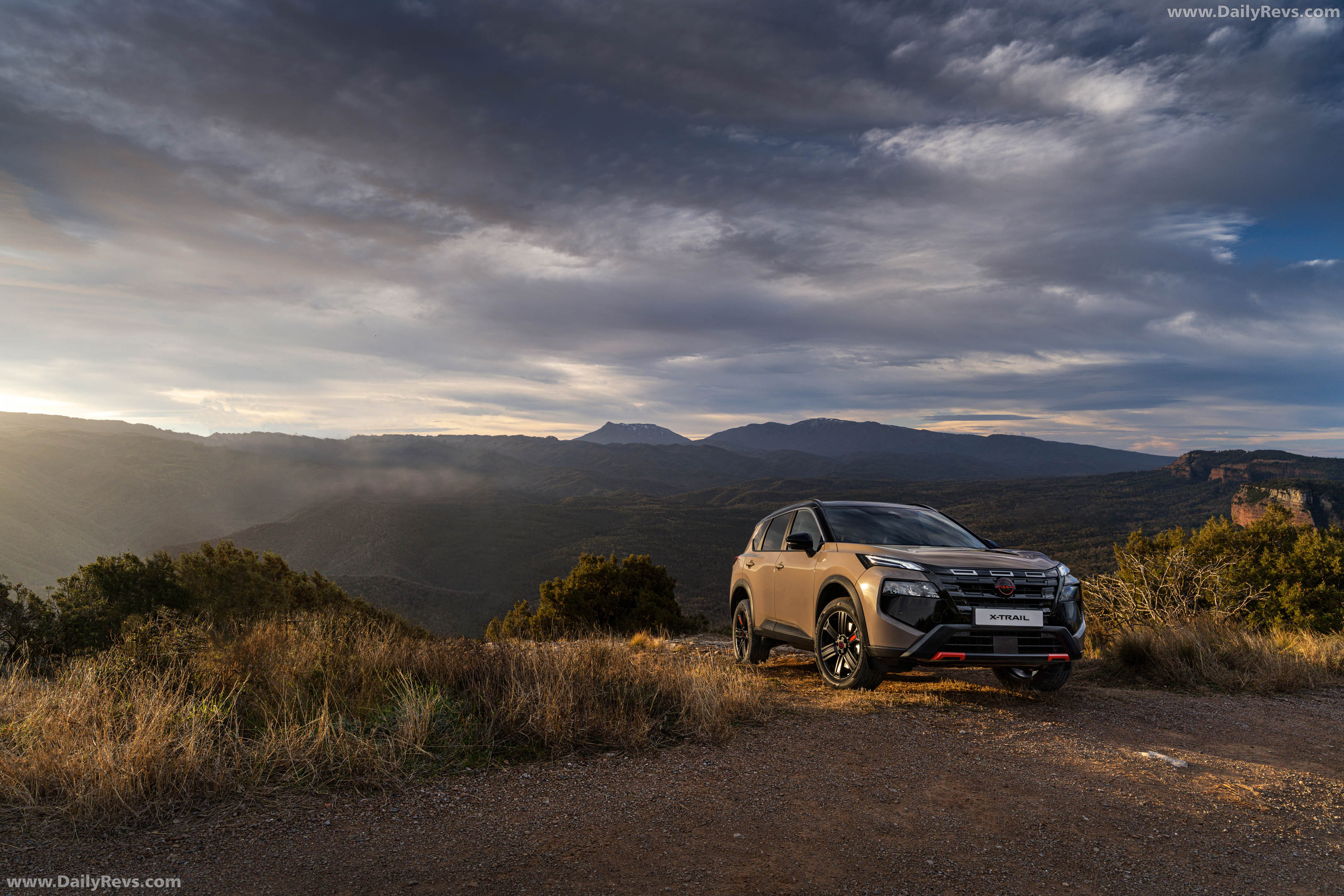 2026 Nissan X-Trail N-Trek Front View