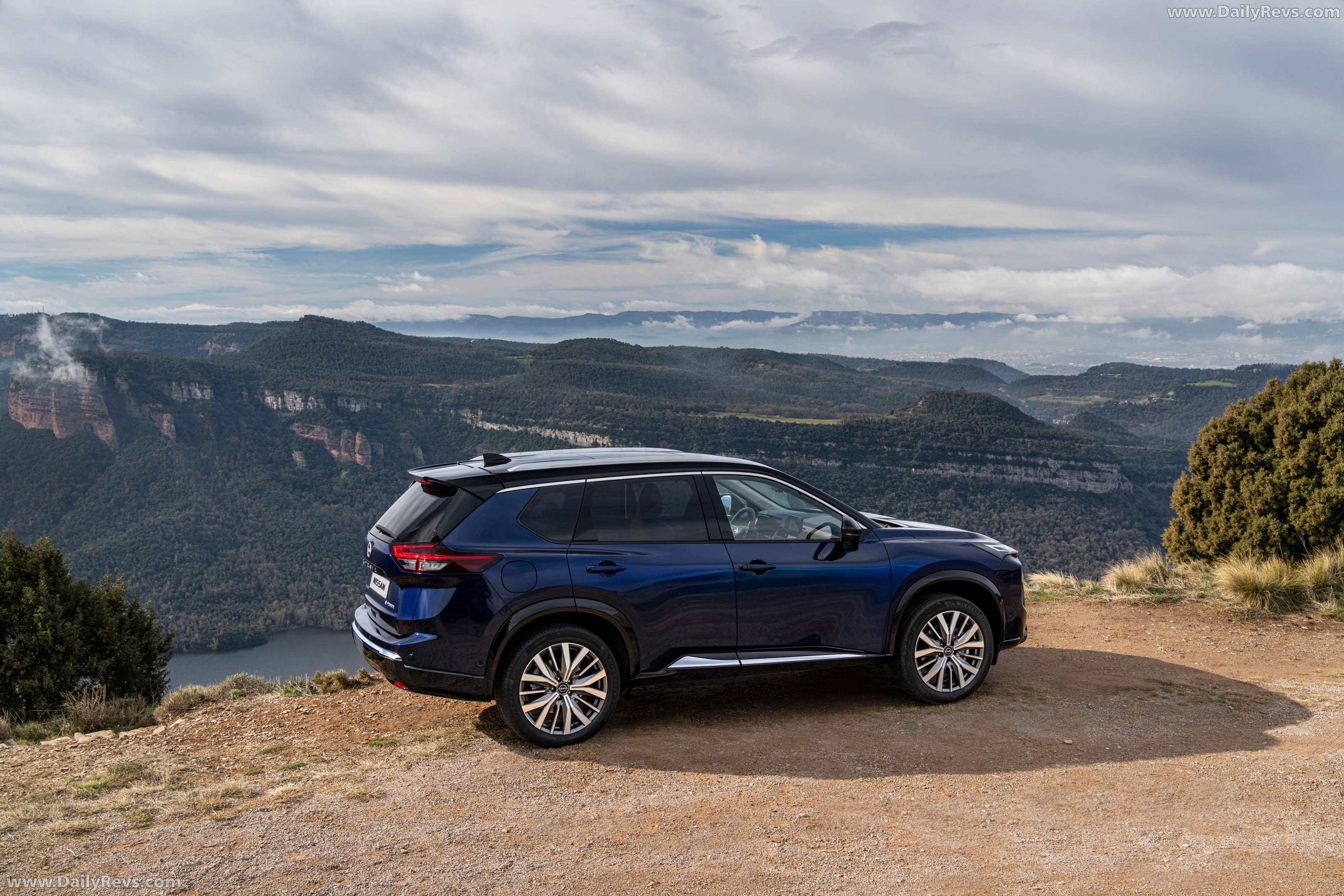 2026 Nissan X-Trail Tekna Rear View
