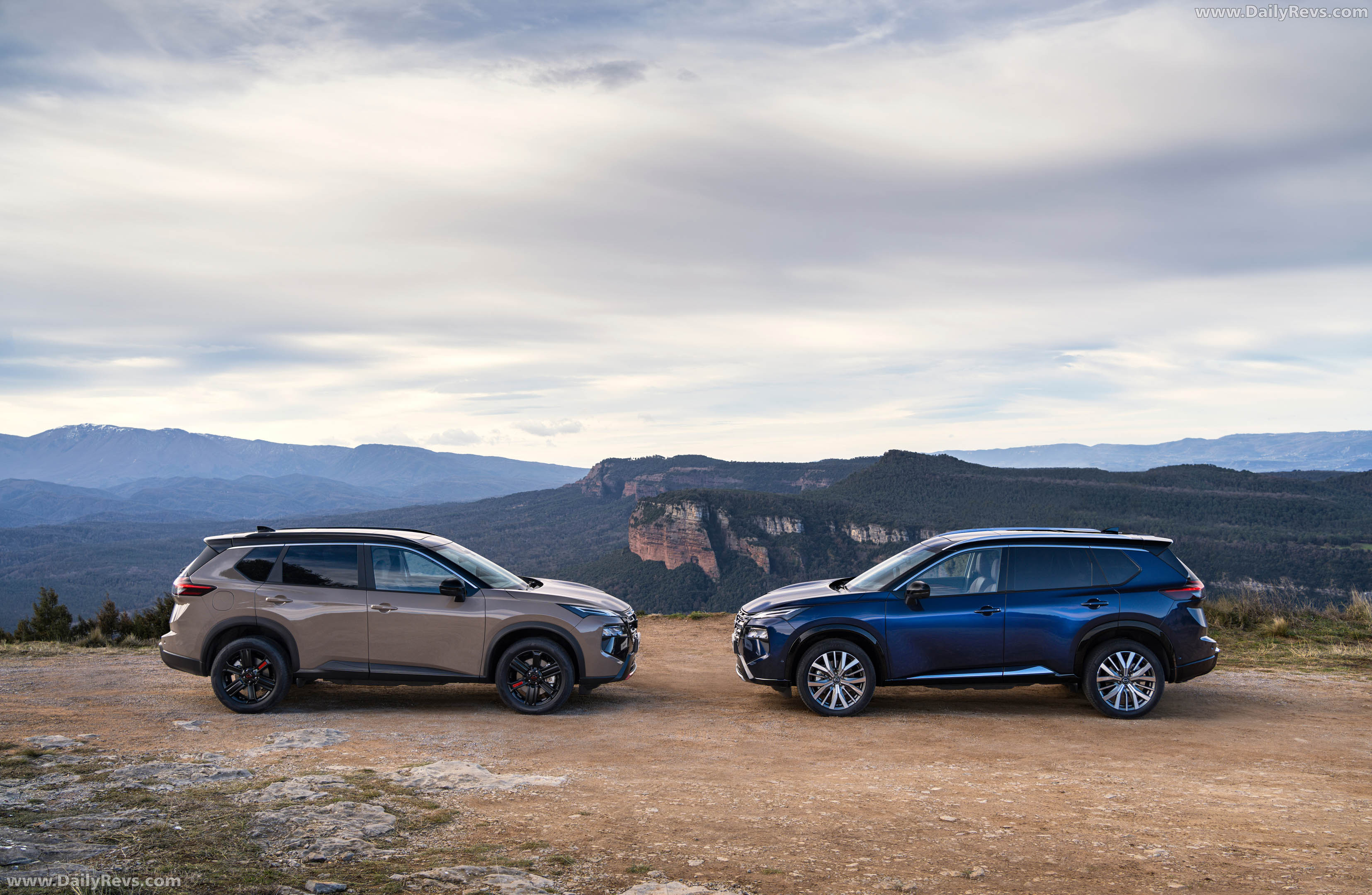 2026 Nissan X-Trail Tekna Side View