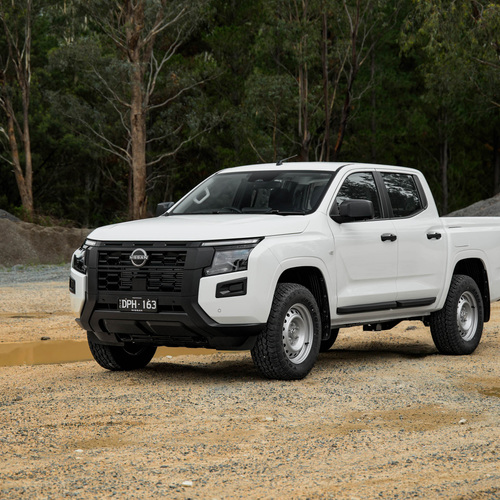 2026 Nissan Navara SL Front View