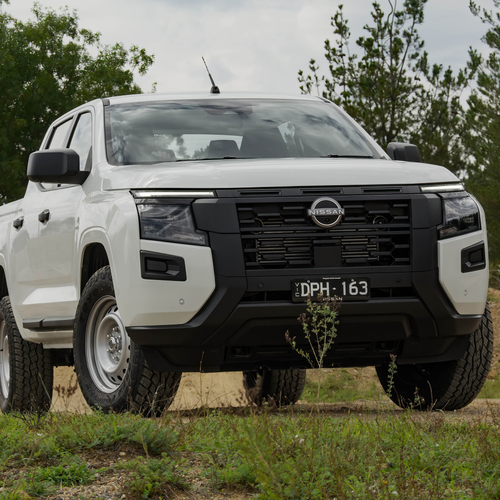 2026 Nissan Navara SL Front View