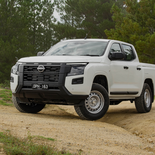 2026 Nissan Navara SL Front View
