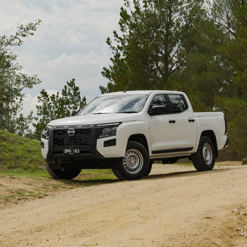 2026 Nissan Navara SL Front View