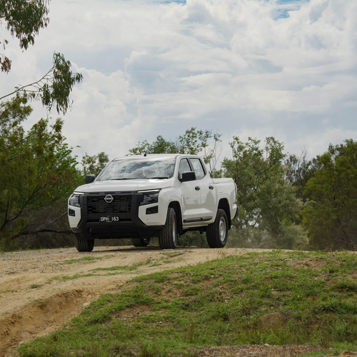 2026 Nissan Navara SL Front View