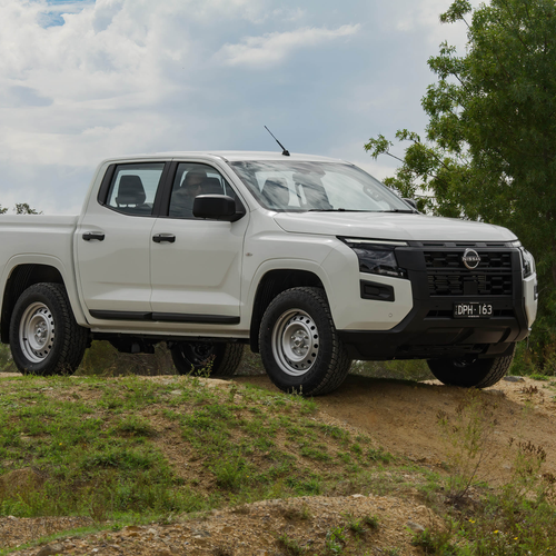 2026 Nissan Navara SL Front View