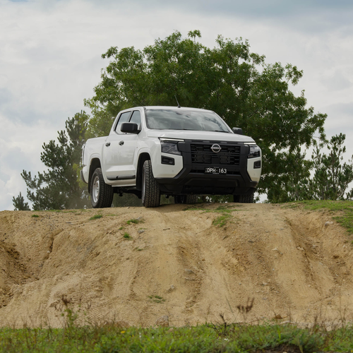 2026 Nissan Navara SL Front View