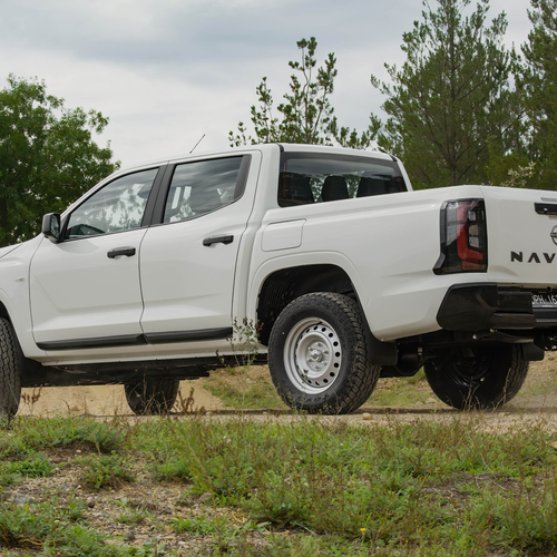 2026 Nissan Navara SL Rear View