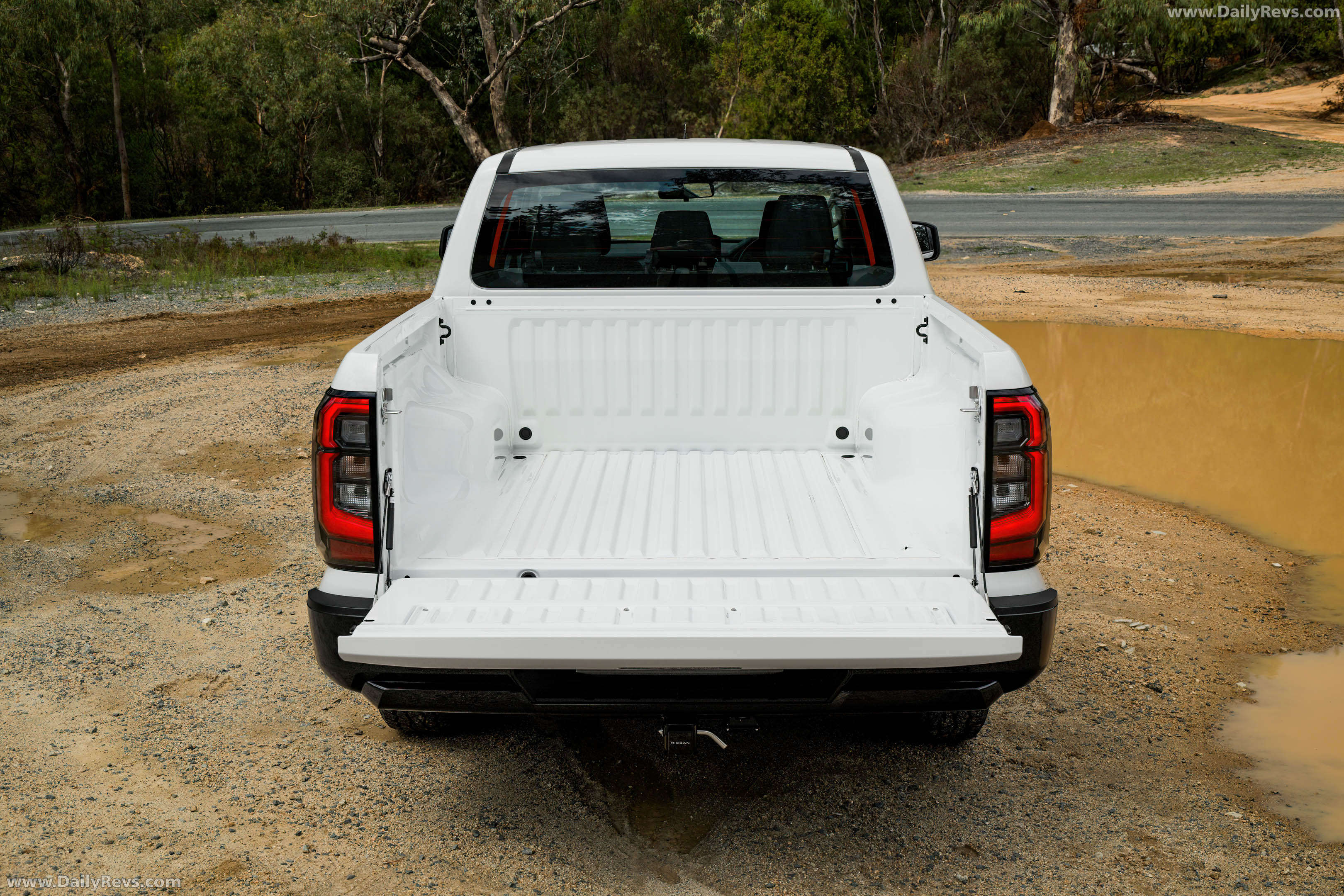 2026 Nissan Navara SL Rear View