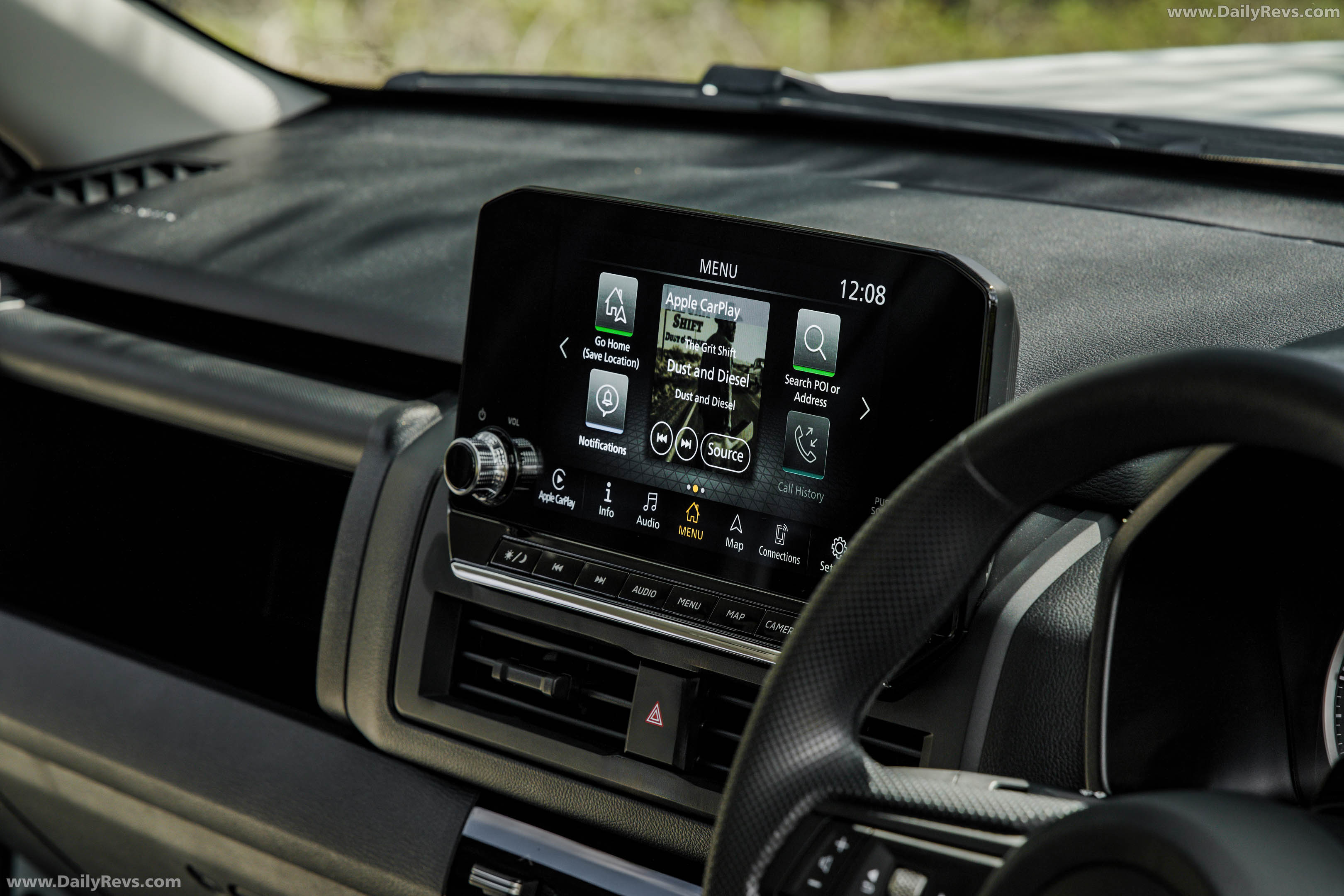 2026 Nissan Navara SL Interior