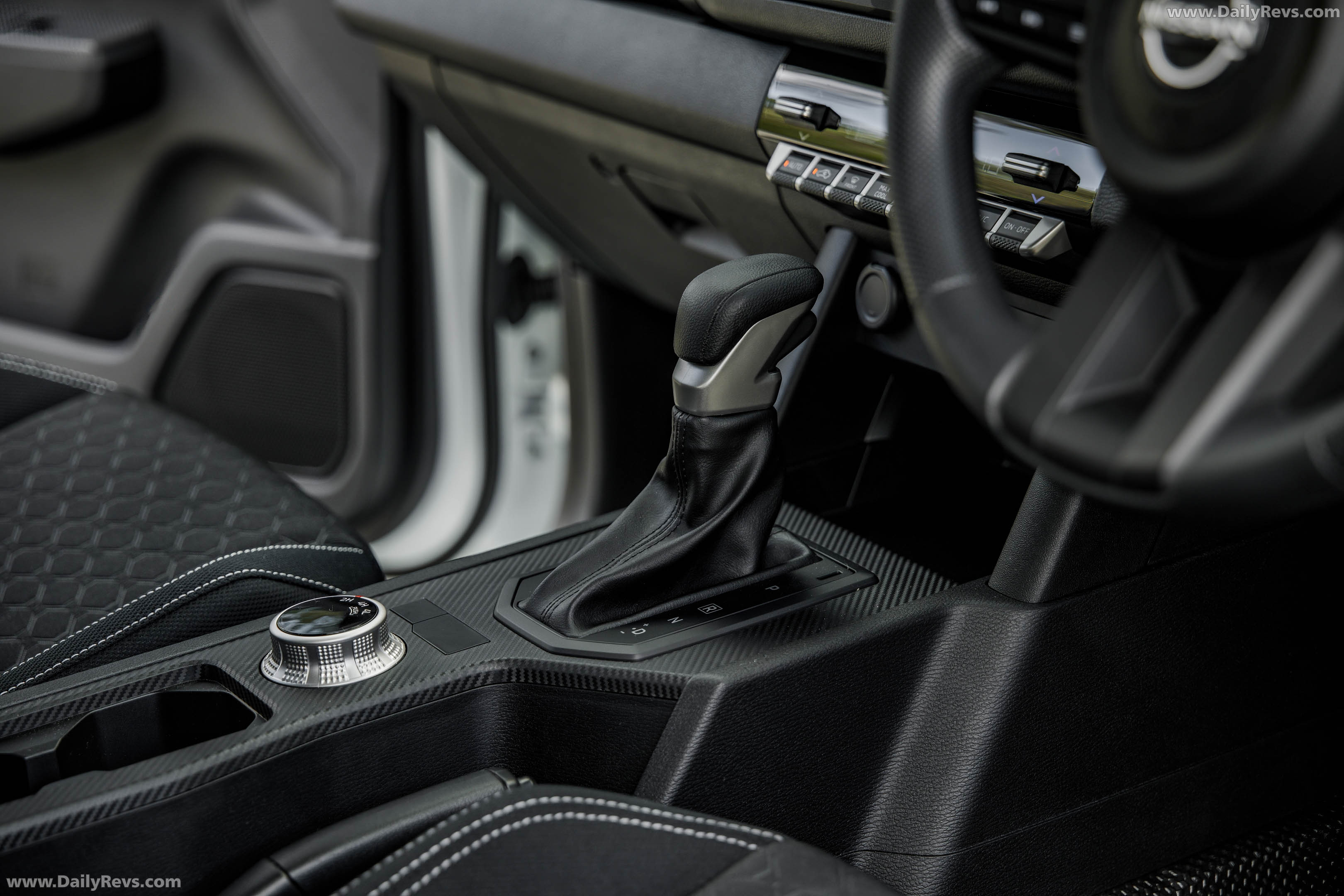 2026 Nissan Navara SL Interior