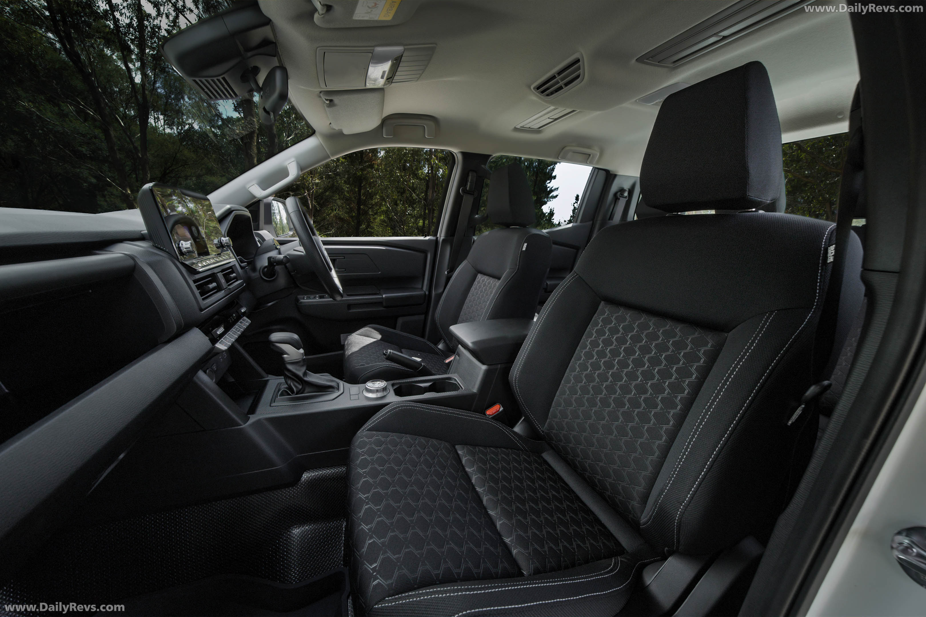 2026 Nissan Navara SL Interior