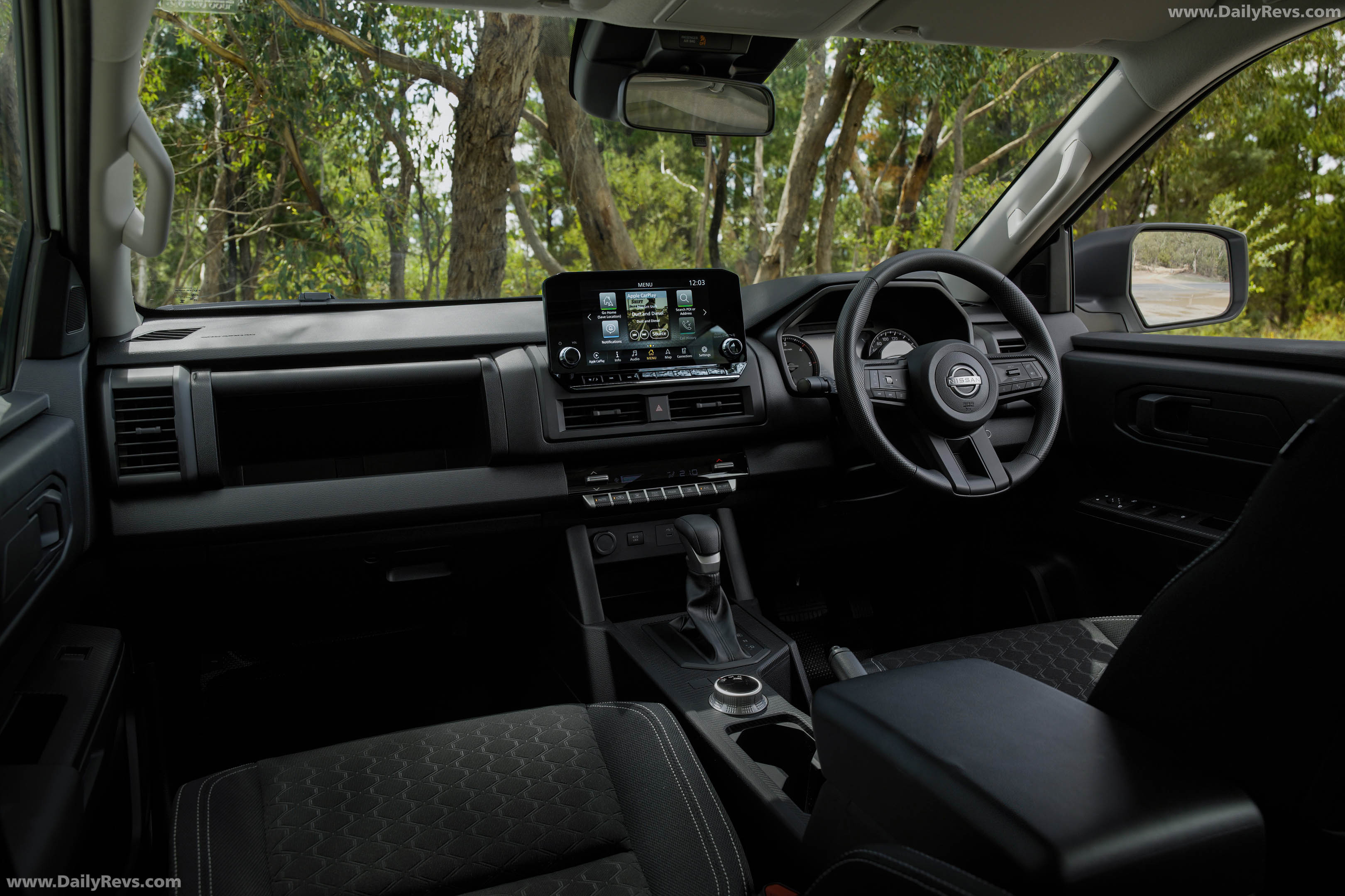 2026 Nissan Navara SL Interior