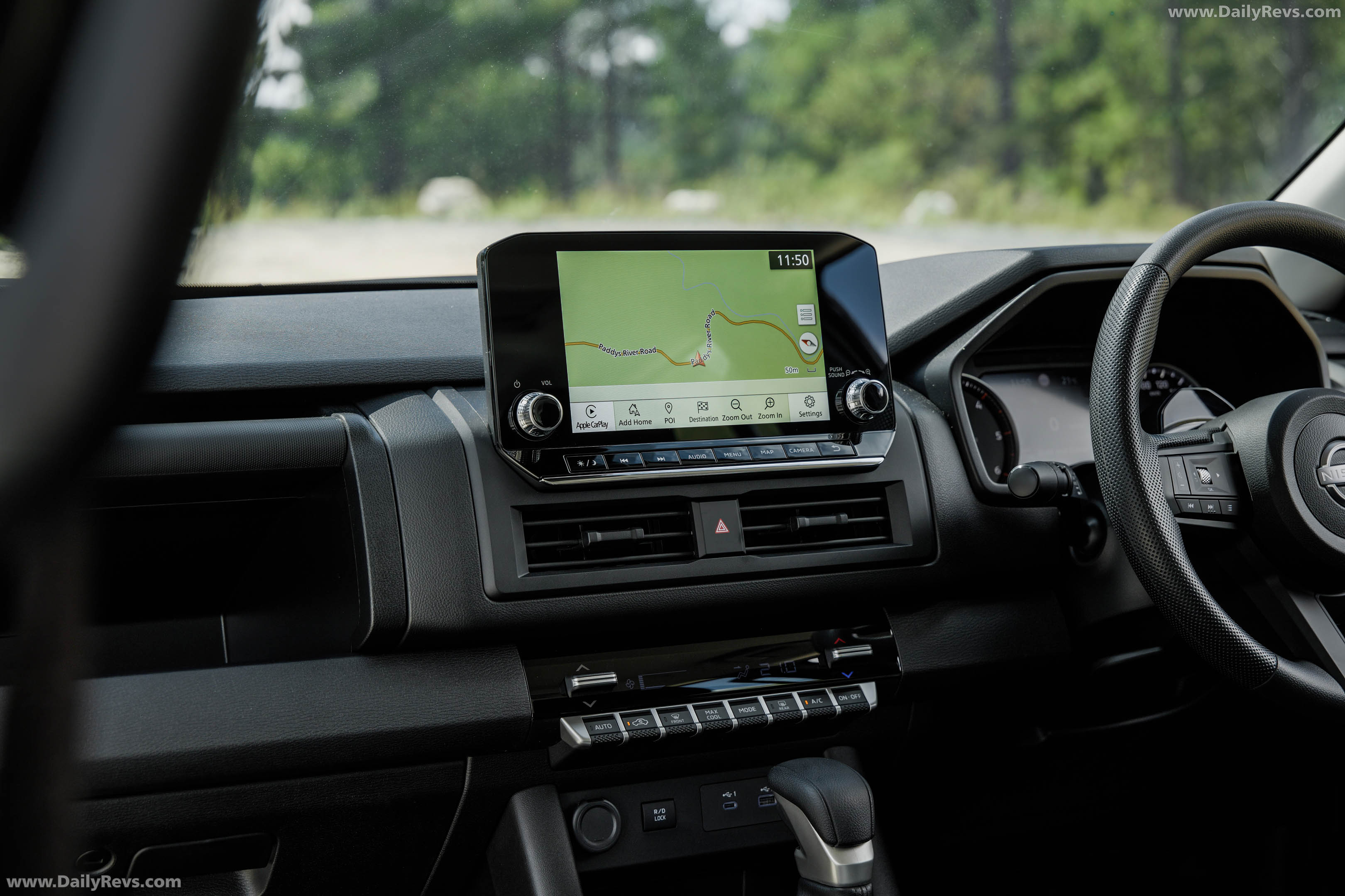 2026 Nissan Navara SL Interior