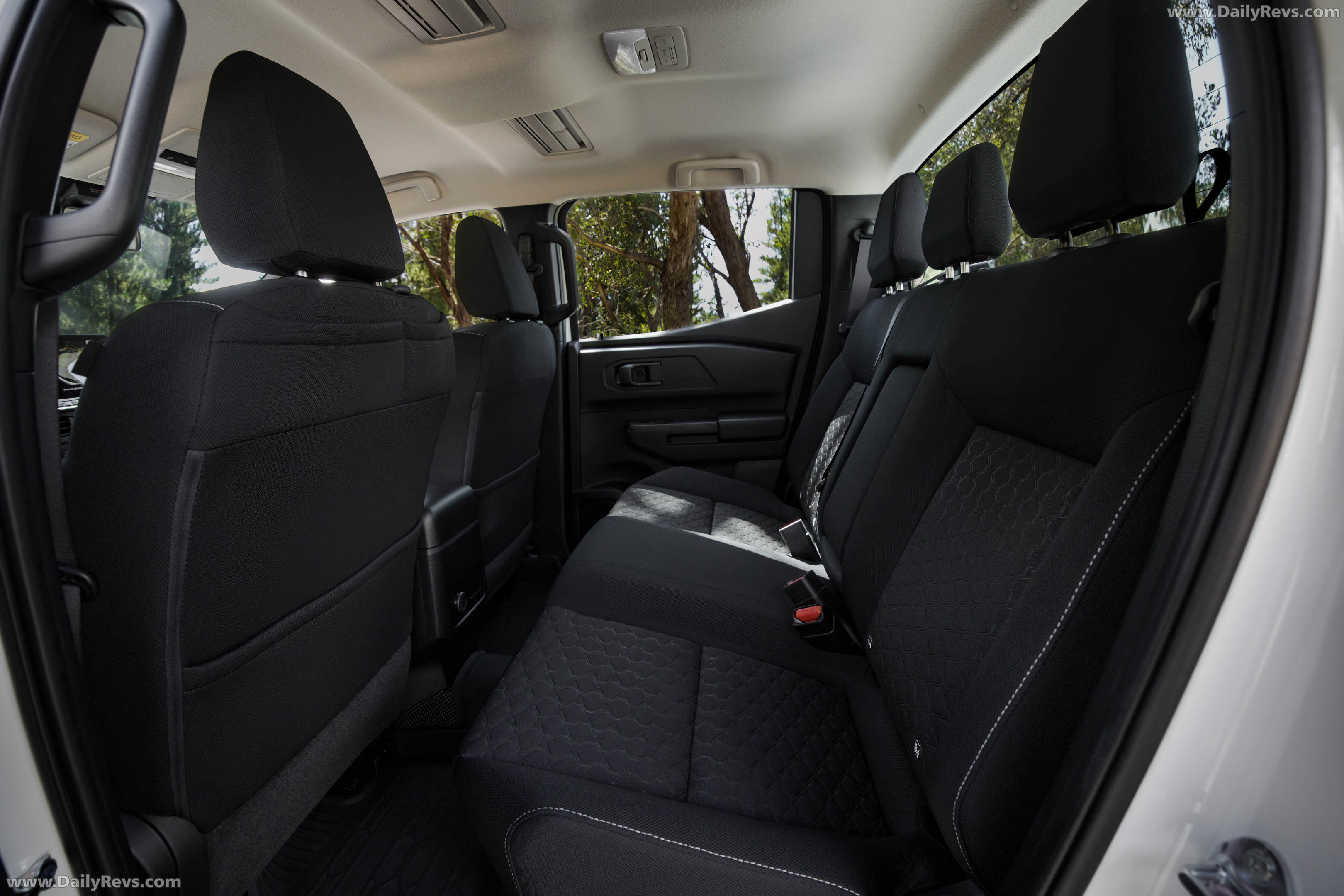 2026 Nissan Navara SL Interior