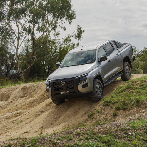 2026 Nissan Navara ST Front View