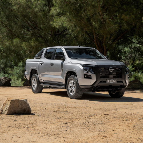2026 Nissan Navara ST Front View