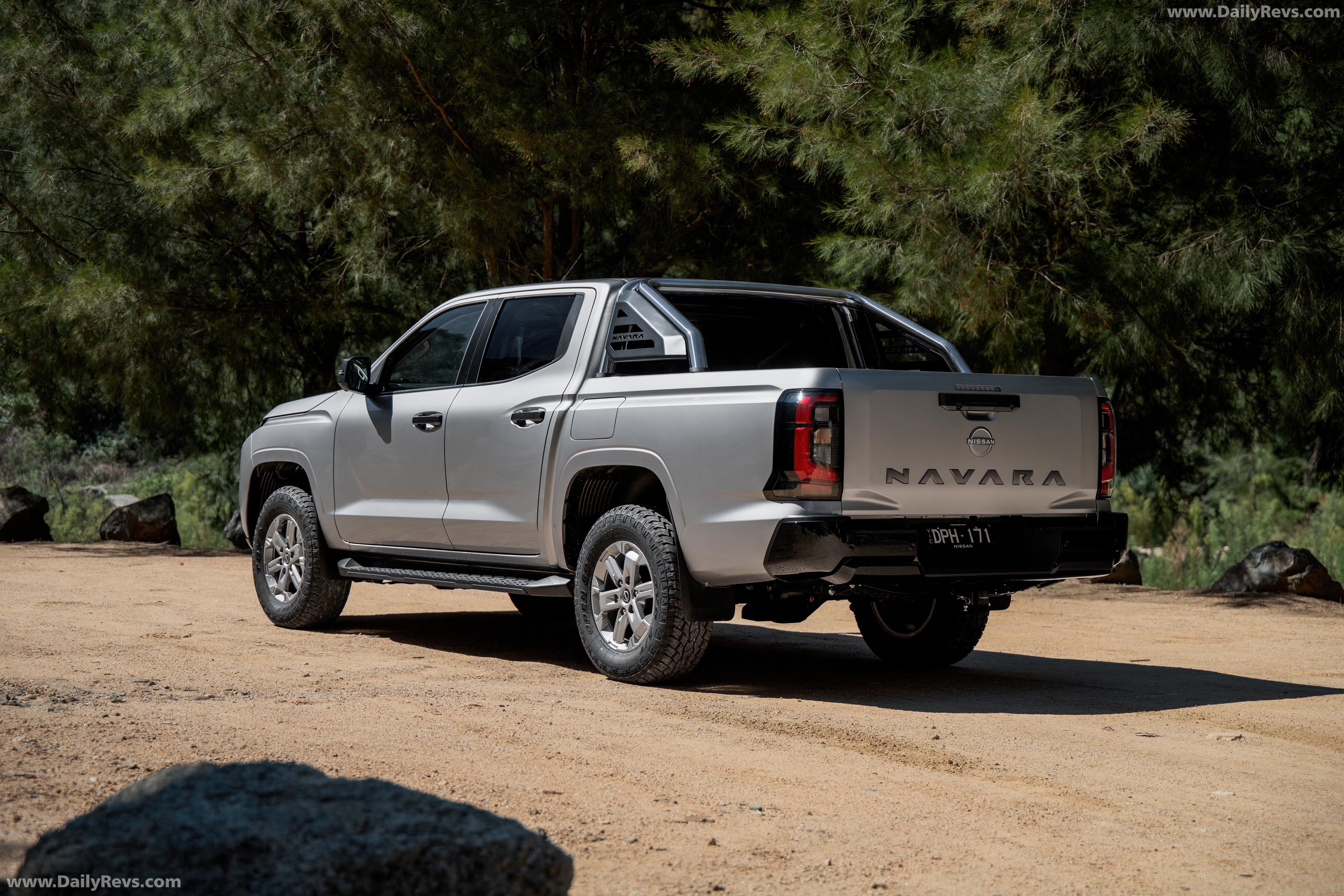 2026 Nissan Navara ST Rear View